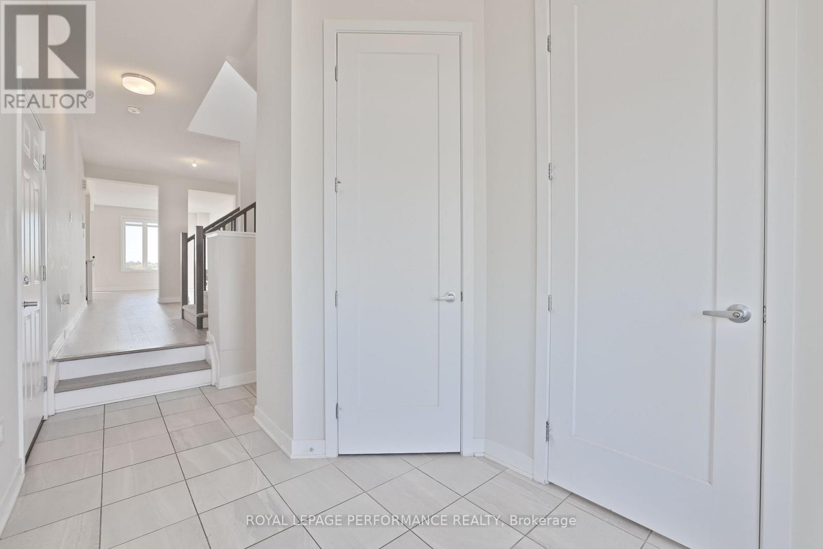 116 Main Halyard Lane, Ottawa, Ontario  K2J 7B6 - Photo 3 - X12428738