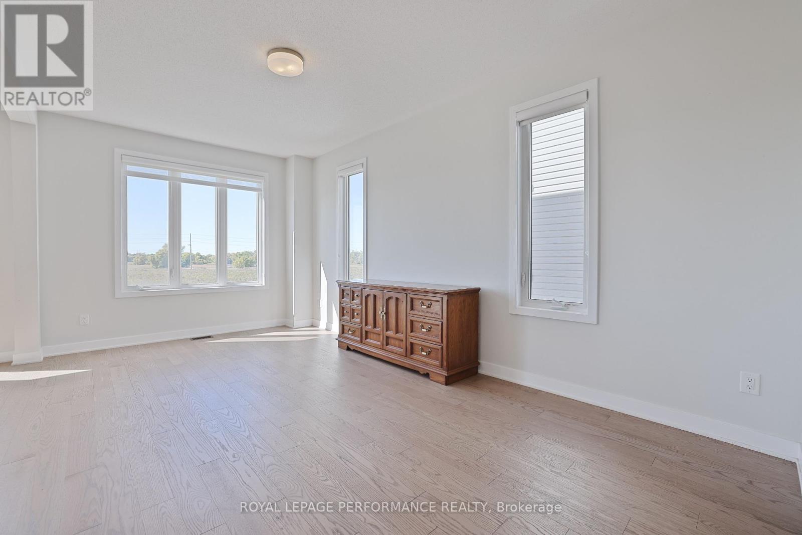 116 Main Halyard Lane, Ottawa, Ontario  K2J 7B6 - Photo 7 - X12428738