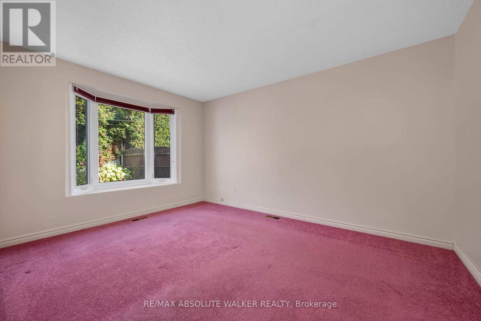 773 Eastvale Drive, Ottawa, Ontario  K1J 6Z9 - Photo 15 - X12428756