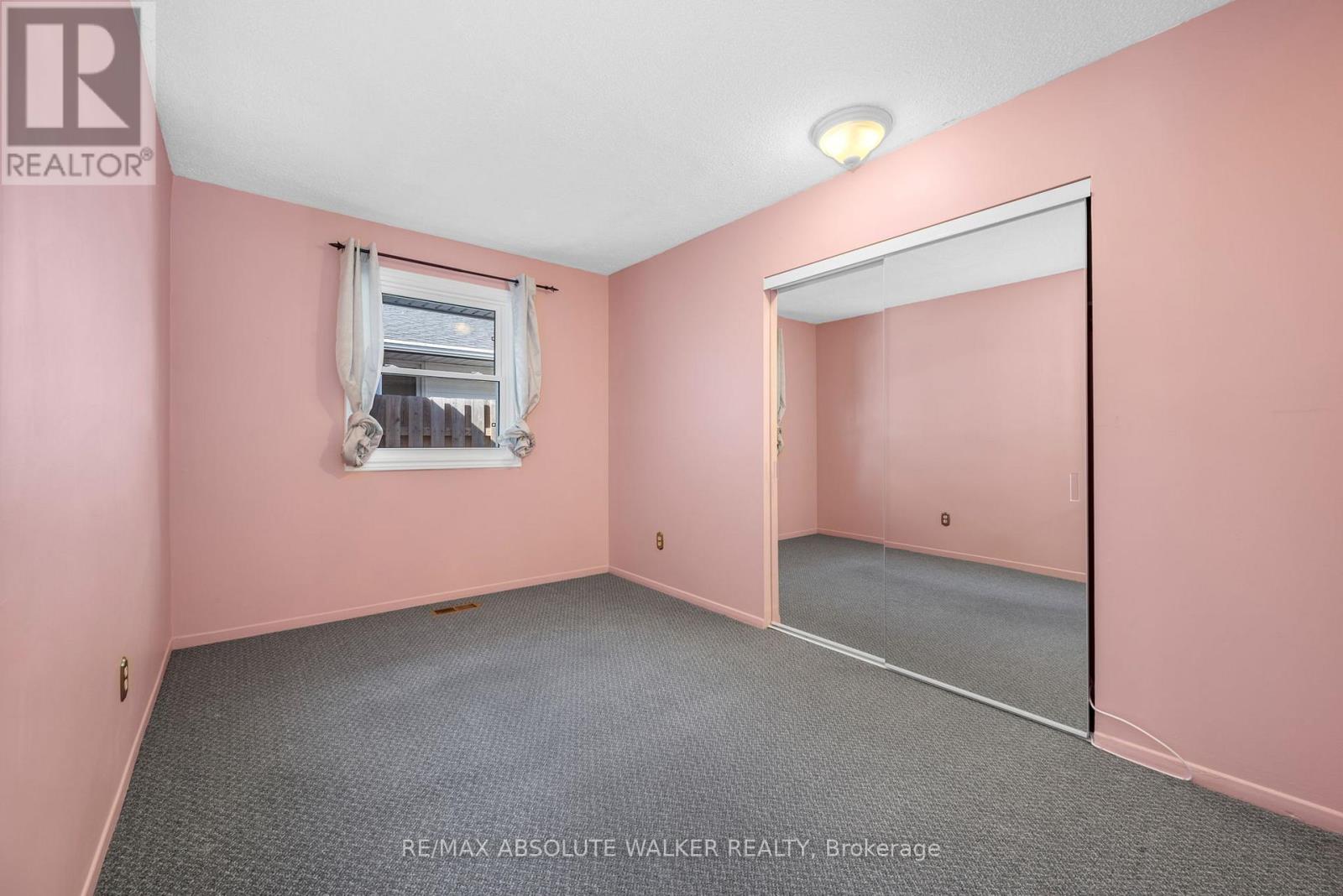 773 Eastvale Drive, Ottawa, Ontario  K1J 6Z9 - Photo 18 - X12428756
