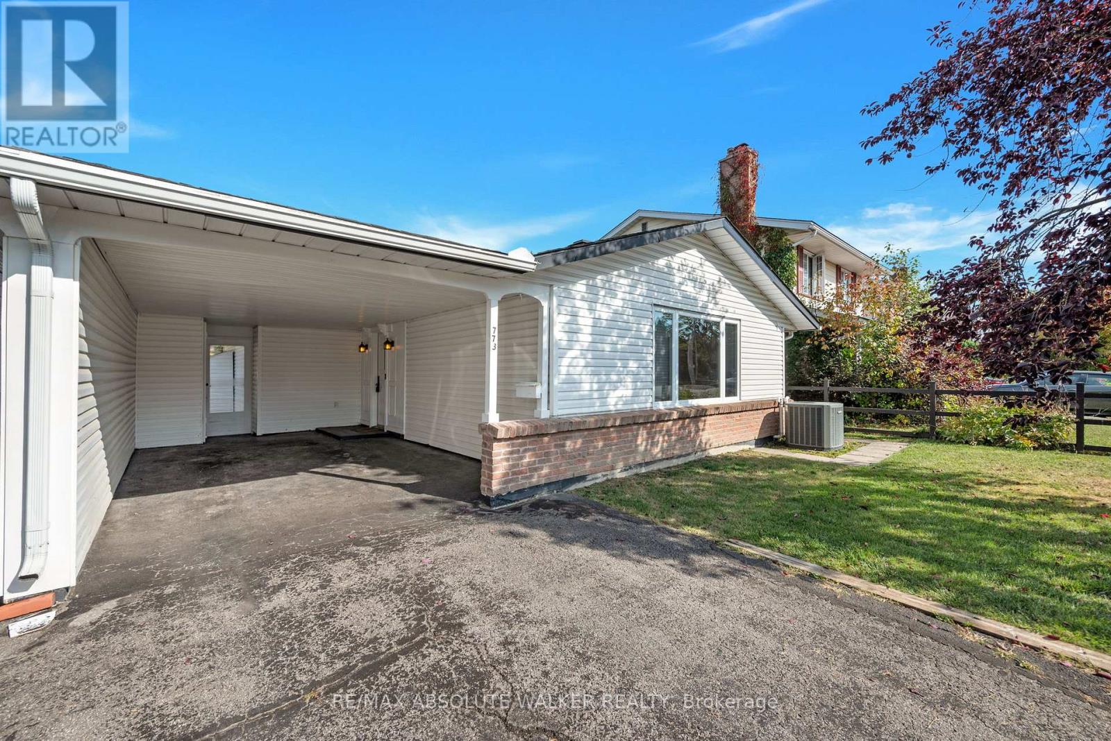 773 Eastvale Drive, Ottawa, Ontario  K1J 6Z9 - Photo 2 - X12428756
