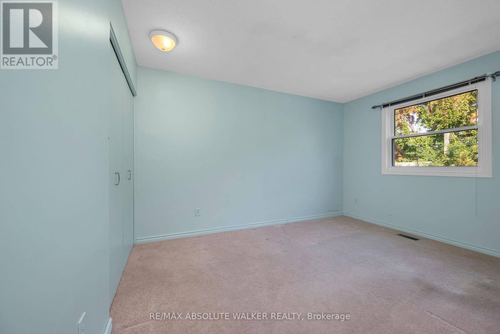 773 Eastvale Drive, Ottawa, Ontario  K1J 6Z9 - Photo 21 - X12428756