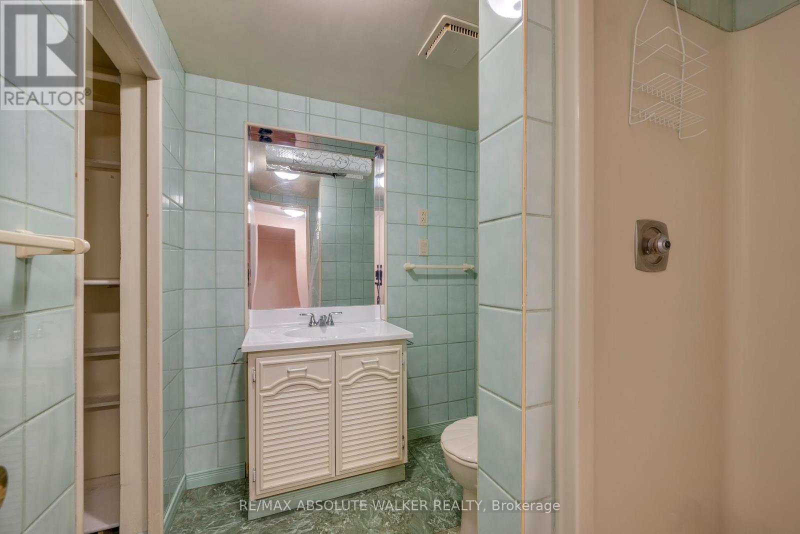 773 Eastvale Drive, Ottawa, Ontario  K1J 6Z9 - Photo 31 - X12428756