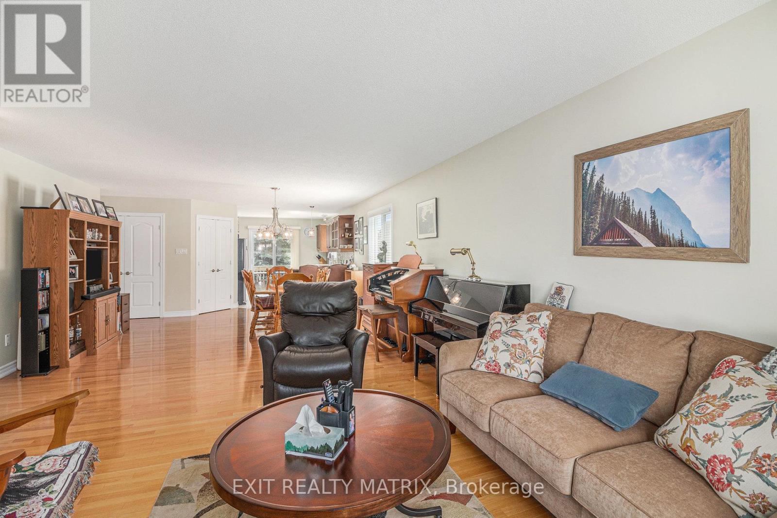 14 Provost Street, North Stormont, Ontario  K0A 1R0 - Photo 10 - X12428771
