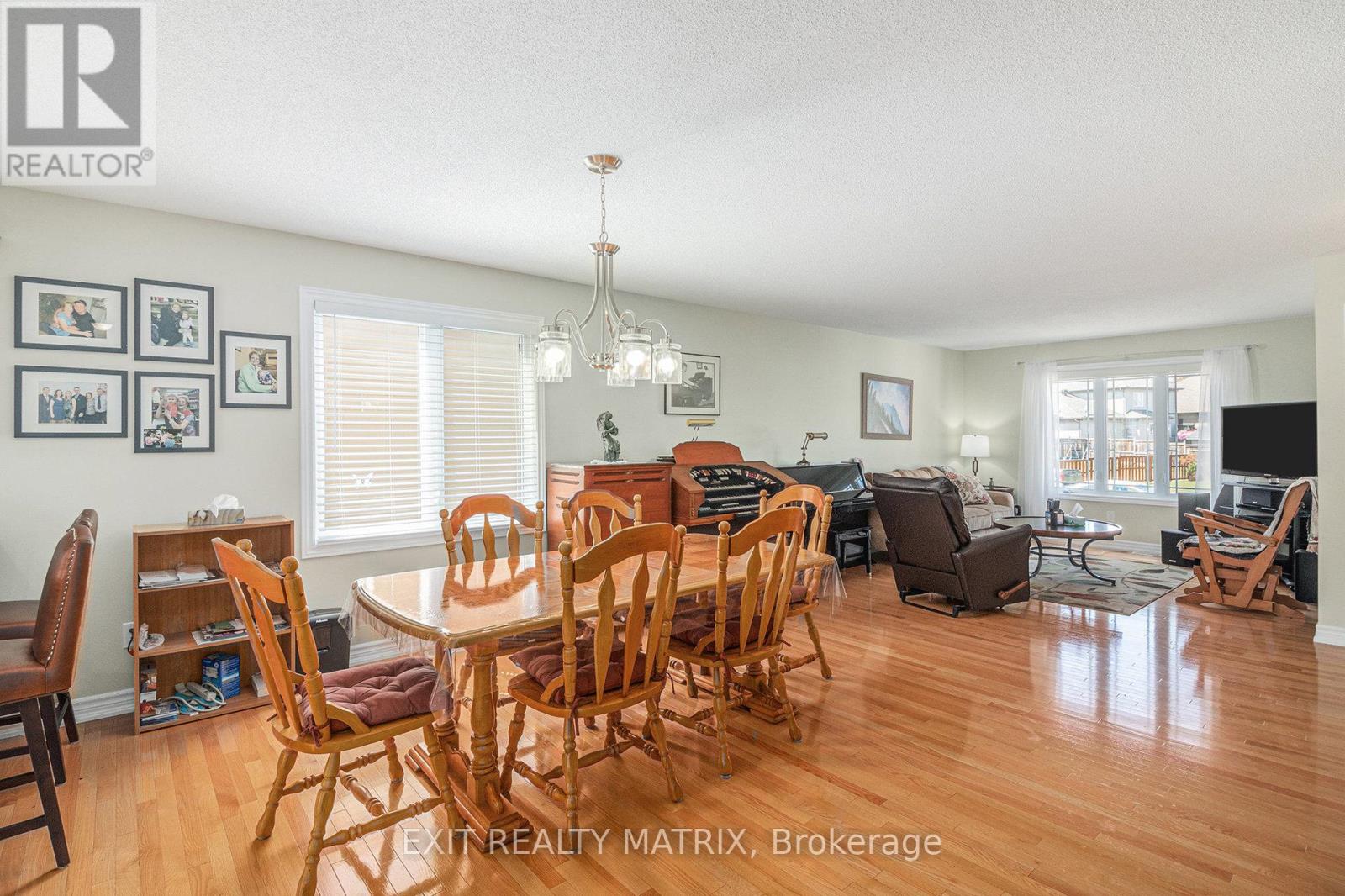 14 Provost Street, North Stormont, Ontario  K0A 1R0 - Photo 14 - X12428771