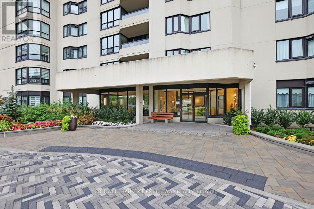 807 - 1500 Riverside Drive, Ottawa, Ontario  K1G 4J4 - Photo 2 - X12428785