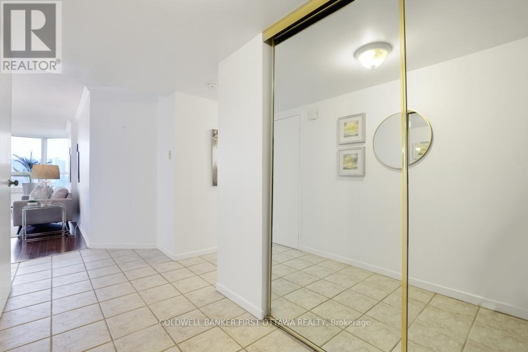 807 - 1500 Riverside Drive, Ottawa, Ontario  K1G 4J4 - Photo 3 - X12428785