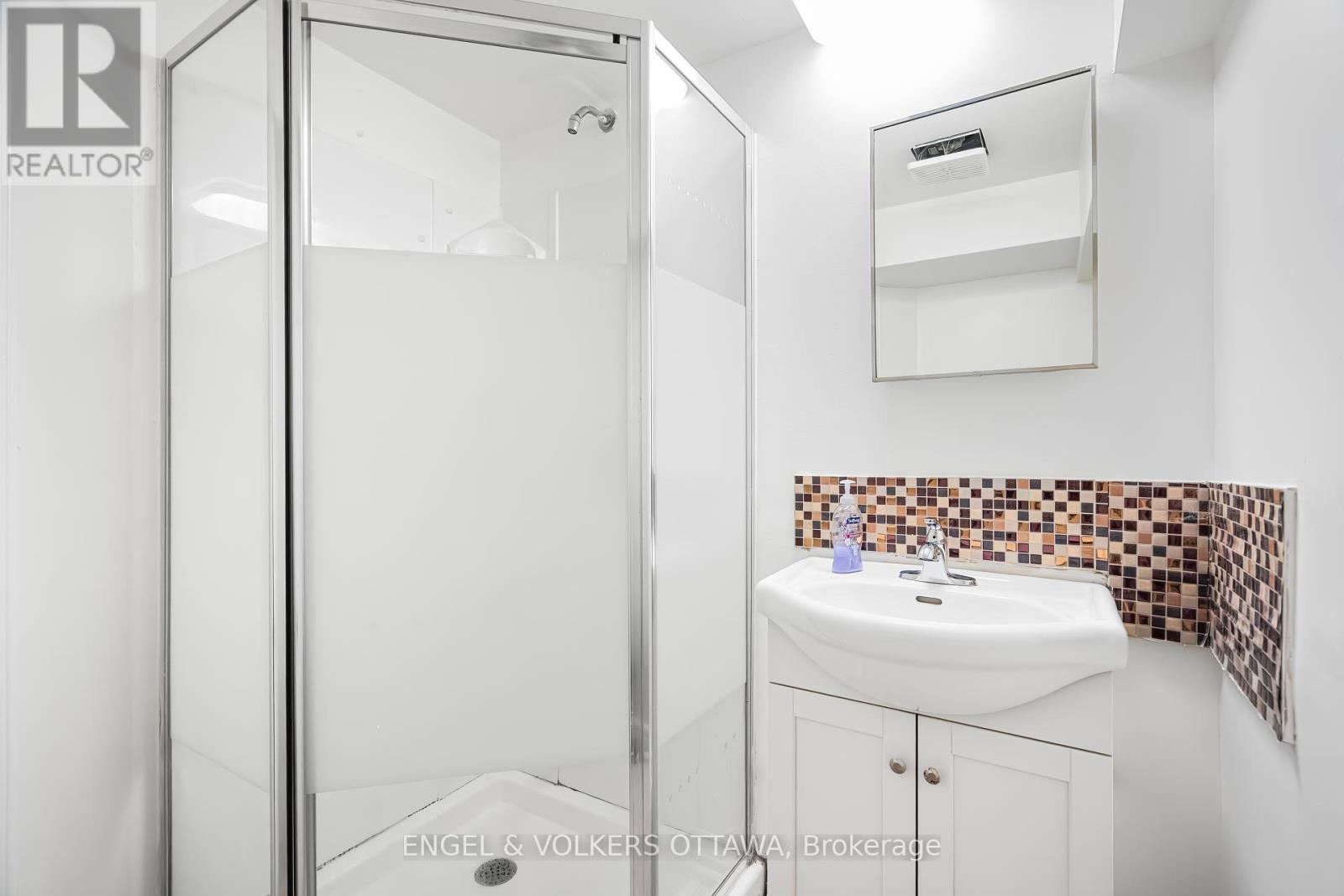 933 Greenbriar Avenue, Ottawa, Ontario  K2C 0J8 - Photo 35 - X12428796