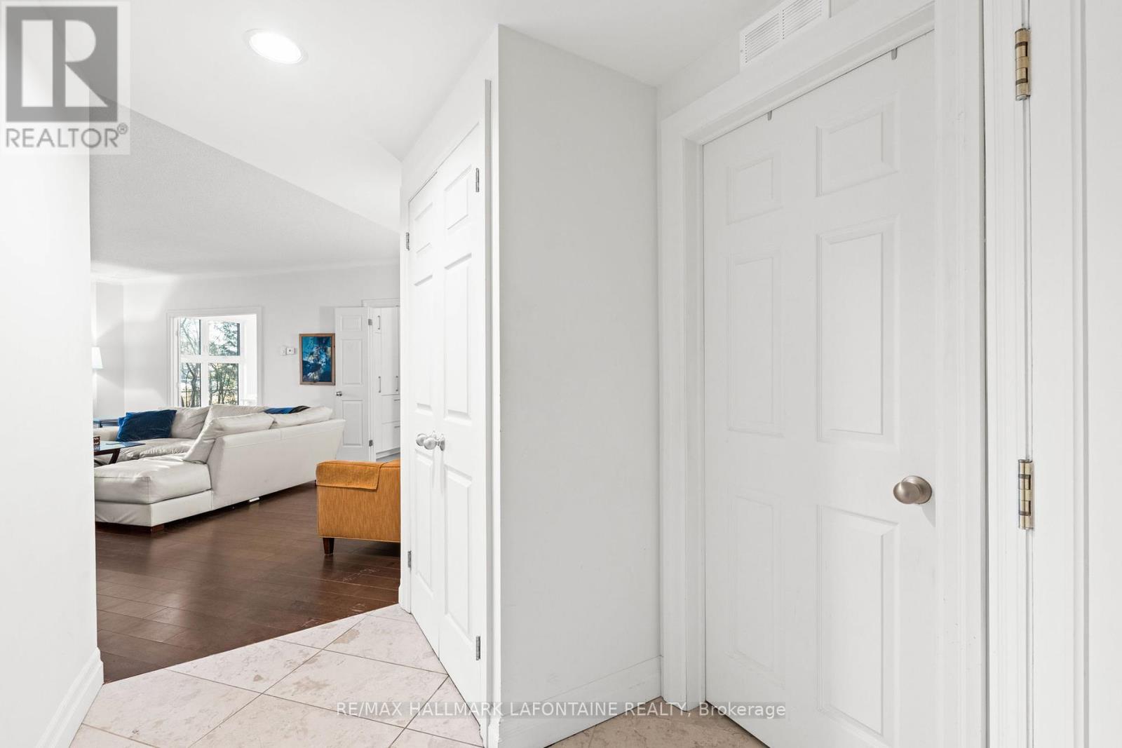 101 - 21 Durham Private, Ottawa, Ontario  K1M 2H8 - Photo 13 - X12428812