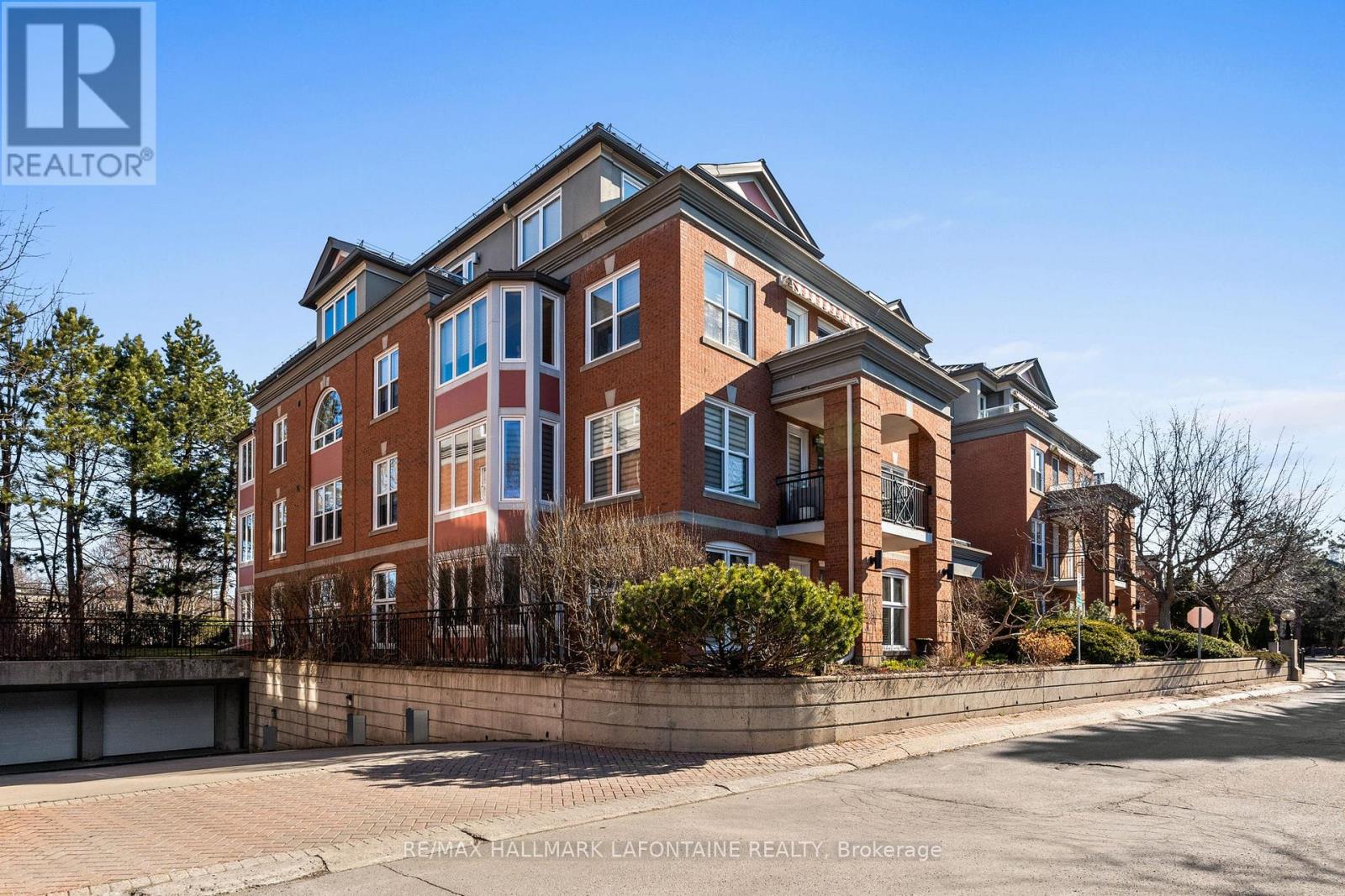 101 - 21 Durham Private, Ottawa, Ontario  K1M 2H8 - Photo 2 - X12428812