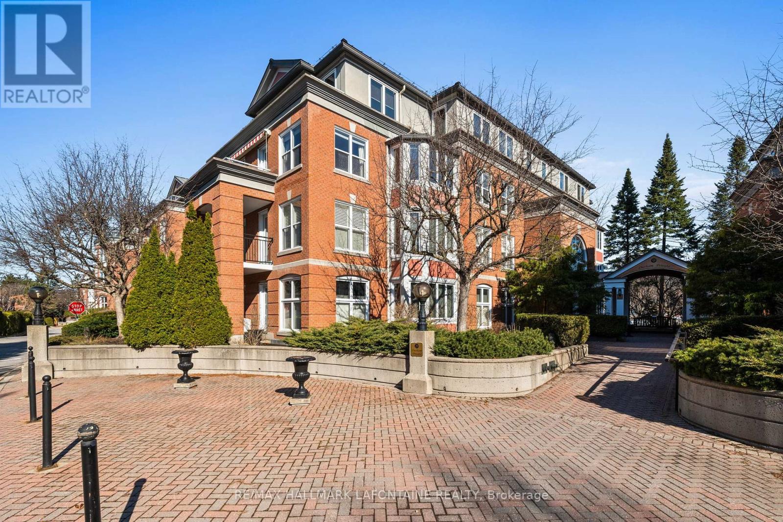 101 - 21 Durham Private, Ottawa, Ontario  K1M 2H8 - Photo 3 - X12428812