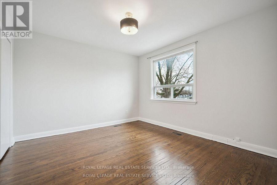 256 Zelda Crescent, Richmond Hill, Ontario  L4C 2Y5 - Photo 13 - N12428602