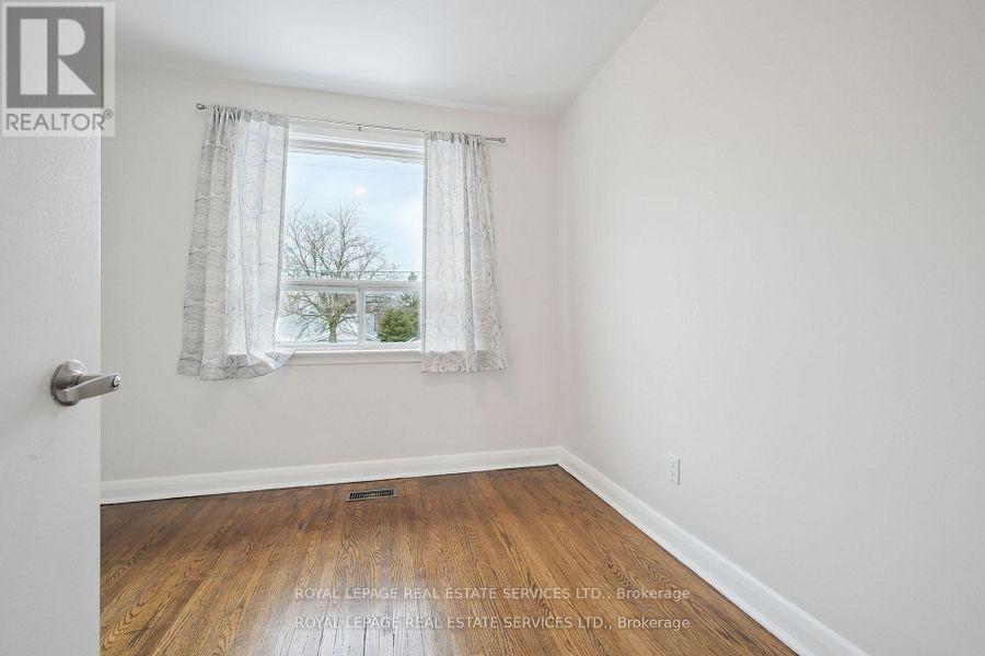 256 Zelda Crescent, Richmond Hill, Ontario  L4C 2Y5 - Photo 17 - N12428602