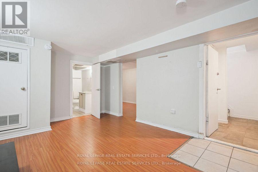 256 Zelda Crescent, Richmond Hill, Ontario  L4C 2Y5 - Photo 21 - N12428602