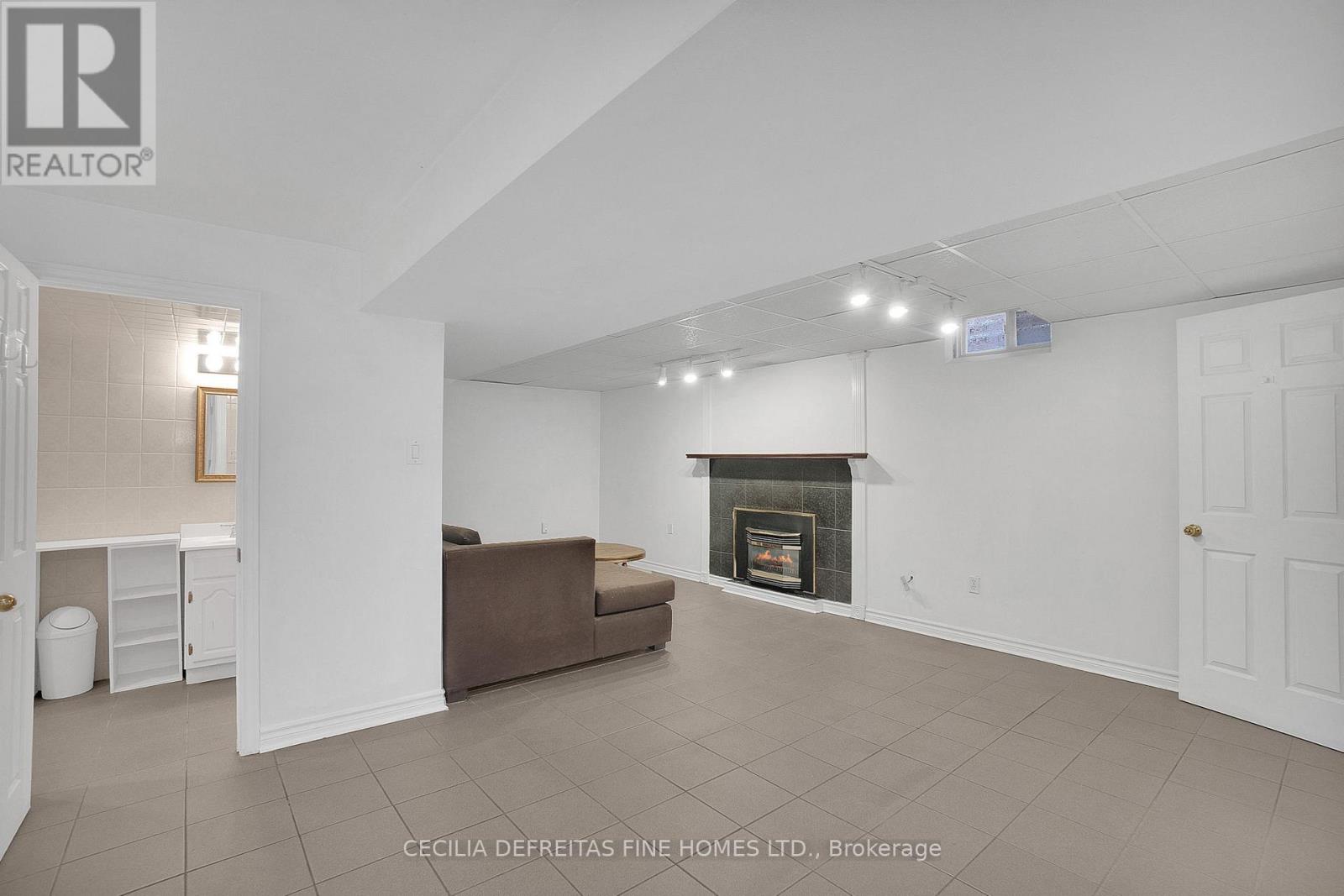 Bsmt - 249 Dante Court, Vaughan, Ontario  L4L 7W8 - Photo 12 - N12428647
