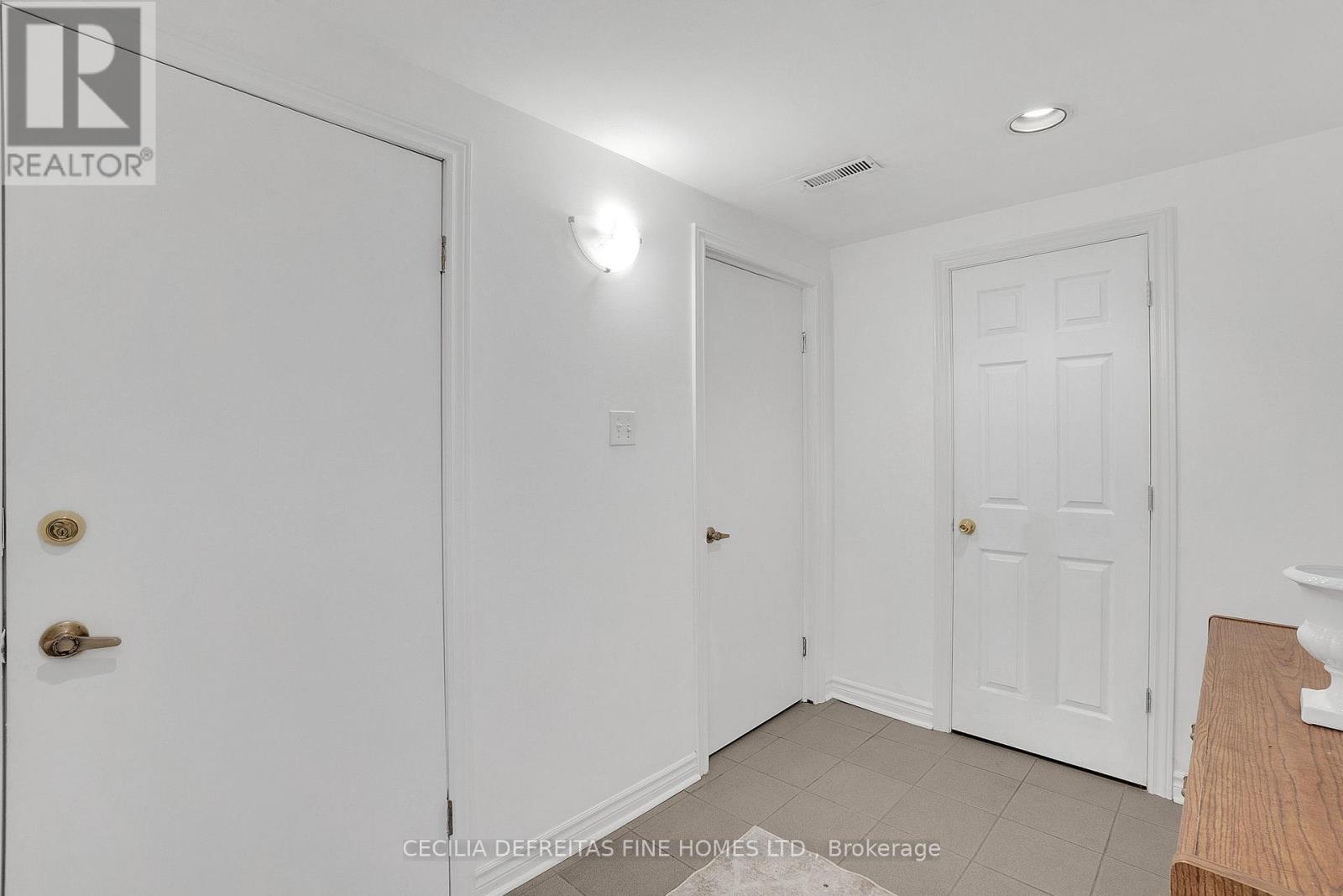 Bsmt - 249 Dante Court, Vaughan, Ontario  L4L 7W8 - Photo 4 - N12428647