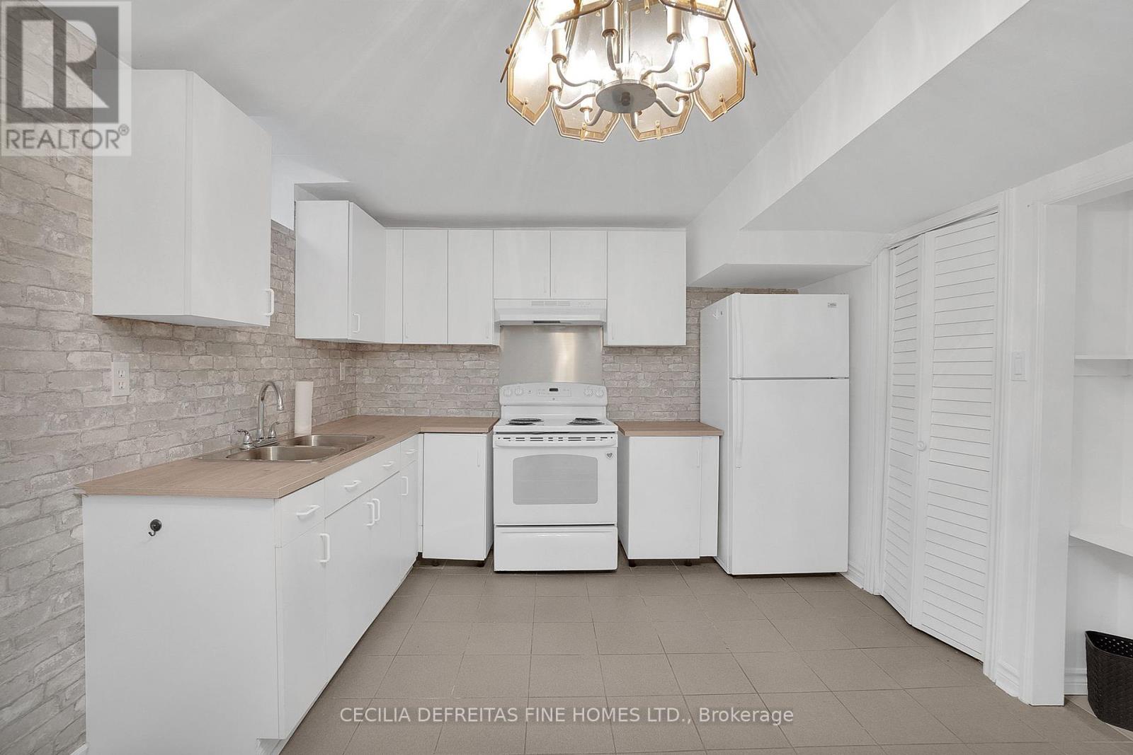 Bsmt - 249 Dante Court, Vaughan, Ontario  L4L 7W8 - Photo 9 - N12428647