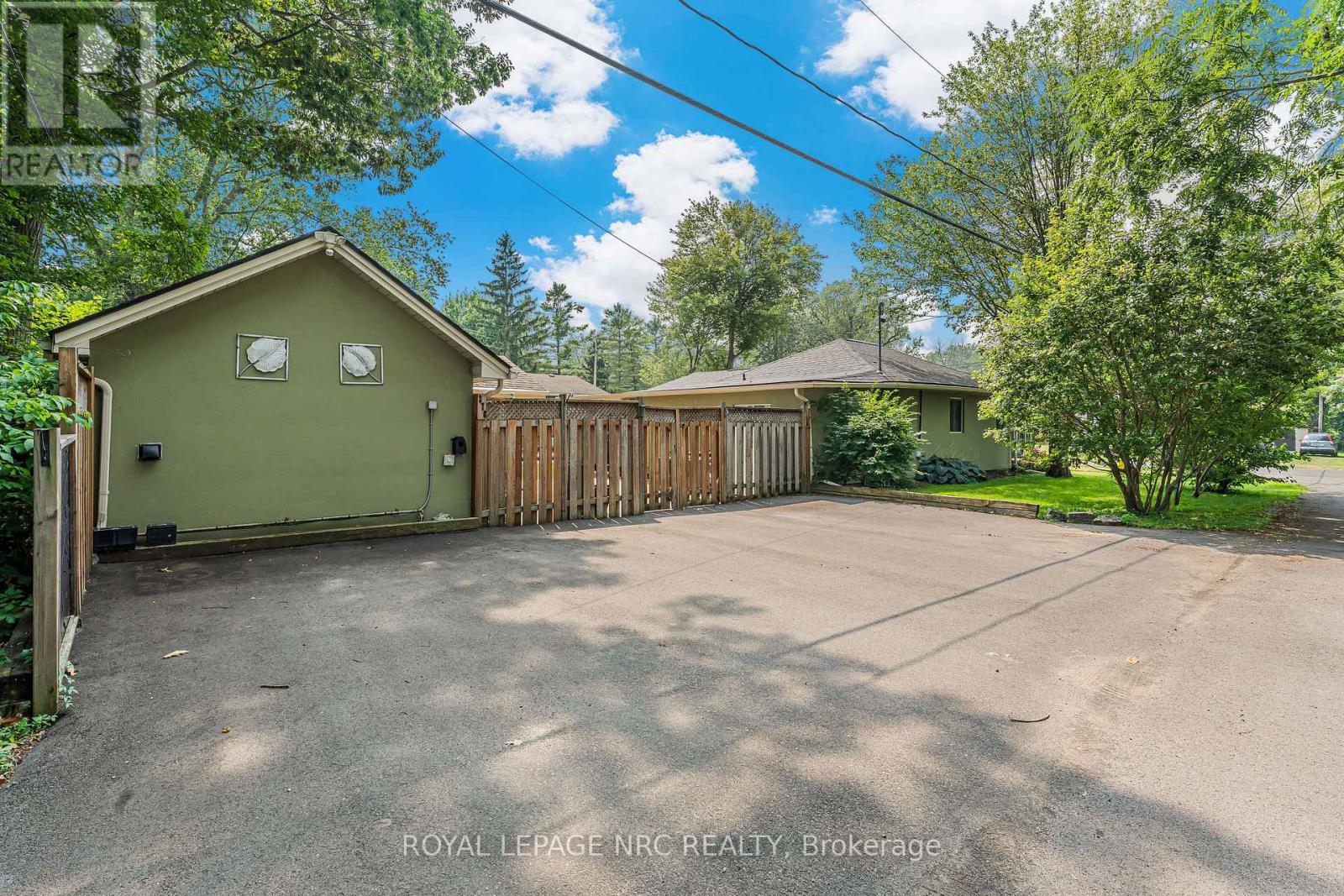 372 Lakewood Avenue, Fort Erie, Ontario  L0S 1B0 - Photo 23 - X12428677