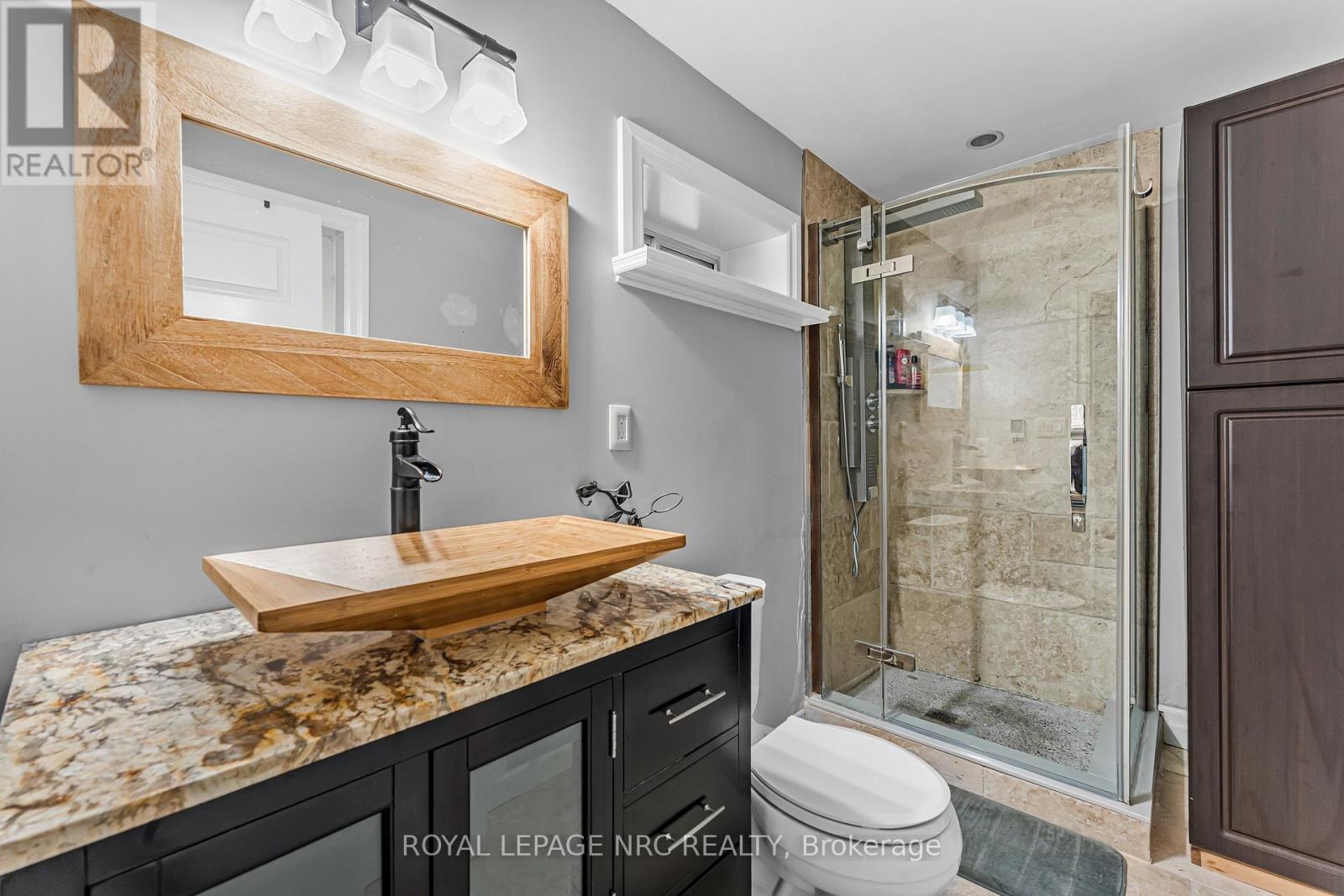 370 Lakewood Avenue, Fort Erie, Ontario  L0S 1B0 - Photo 13 - X12428678