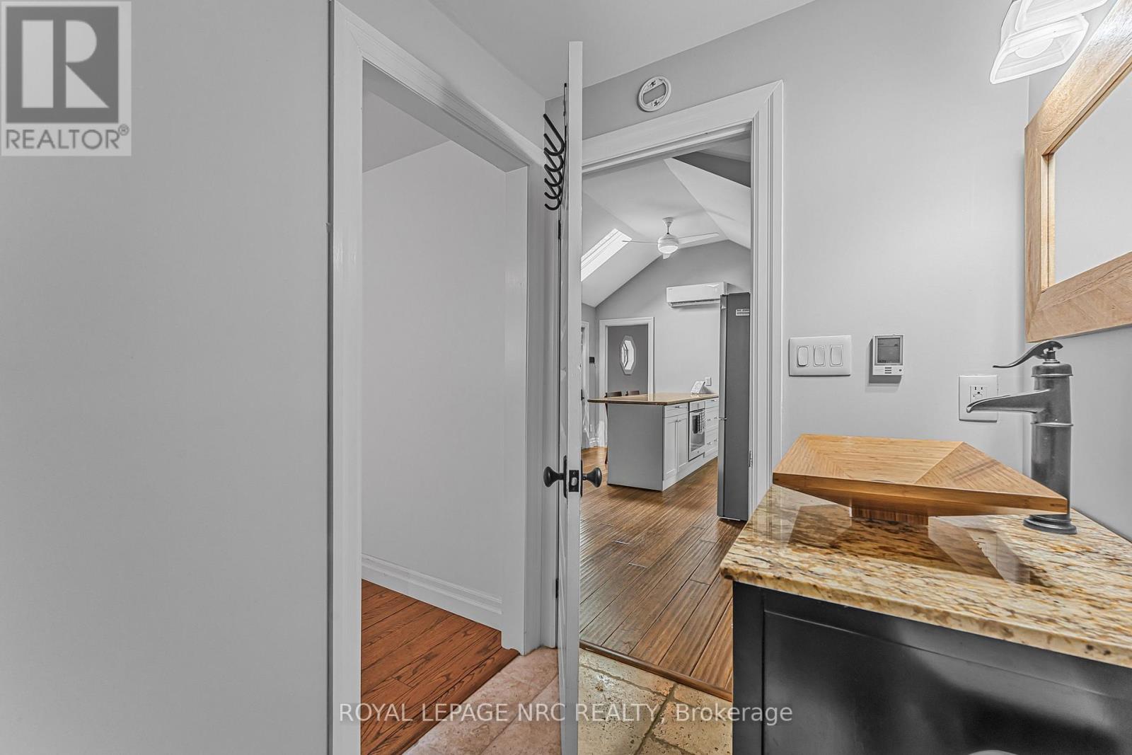 370 Lakewood Avenue, Fort Erie, Ontario  L0S 1B0 - Photo 14 - X12428678