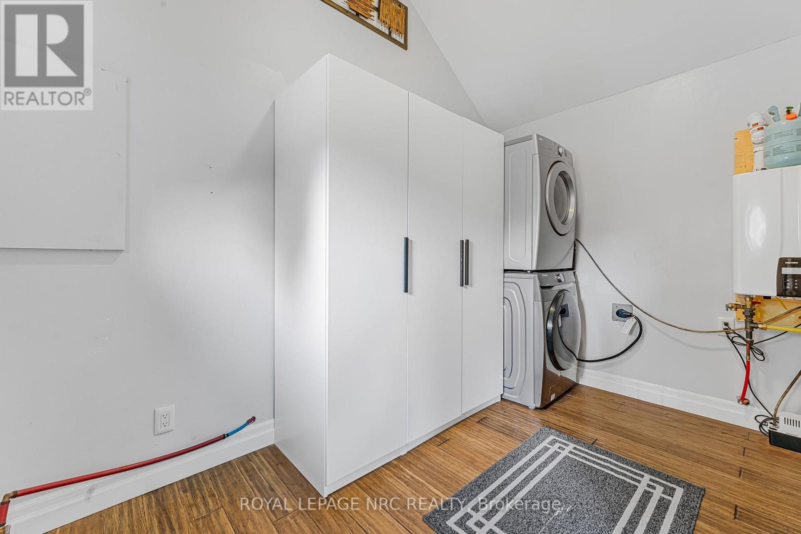 370 Lakewood Avenue, Fort Erie, Ontario  L0S 1B0 - Photo 16 - X12428678