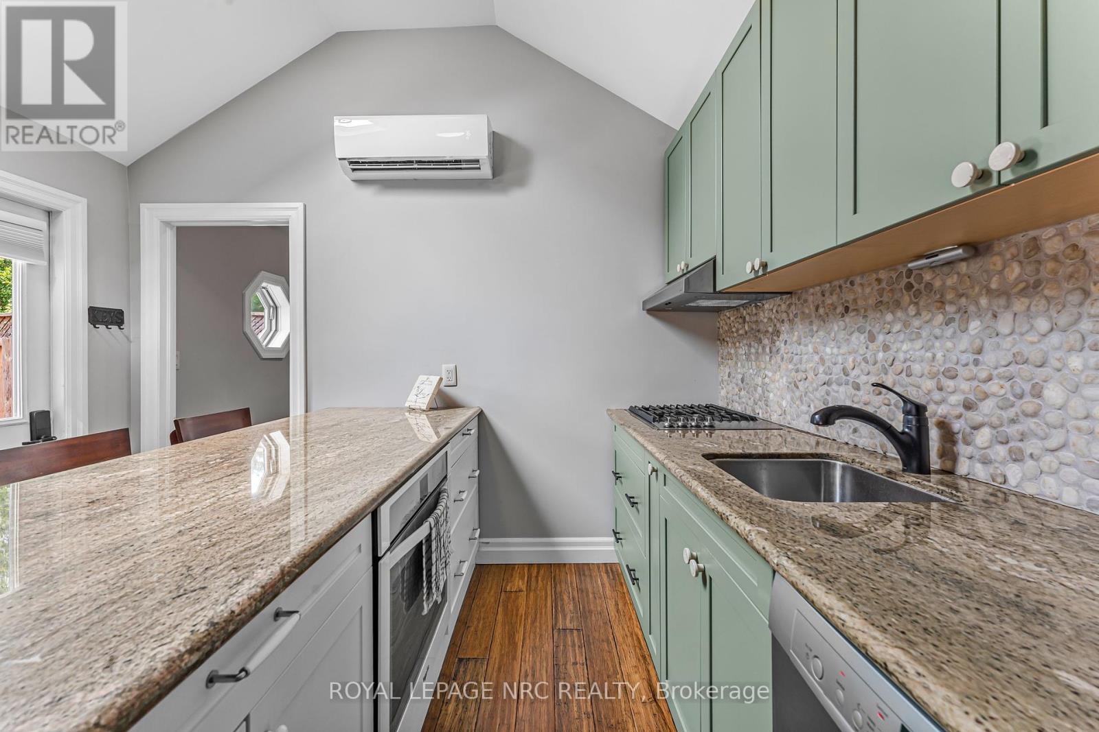 370 Lakewood Avenue, Fort Erie, Ontario  L0S 1B0 - Photo 4 - X12428678
