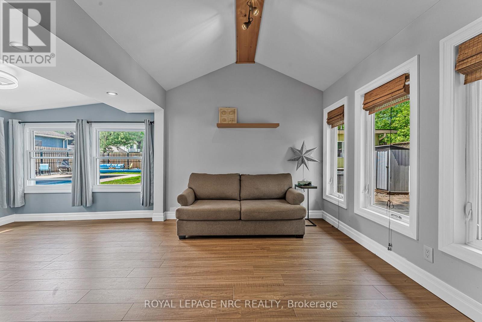 370 Lakewood Avenue, Fort Erie, Ontario  L0S 1B0 - Photo 8 - X12428678