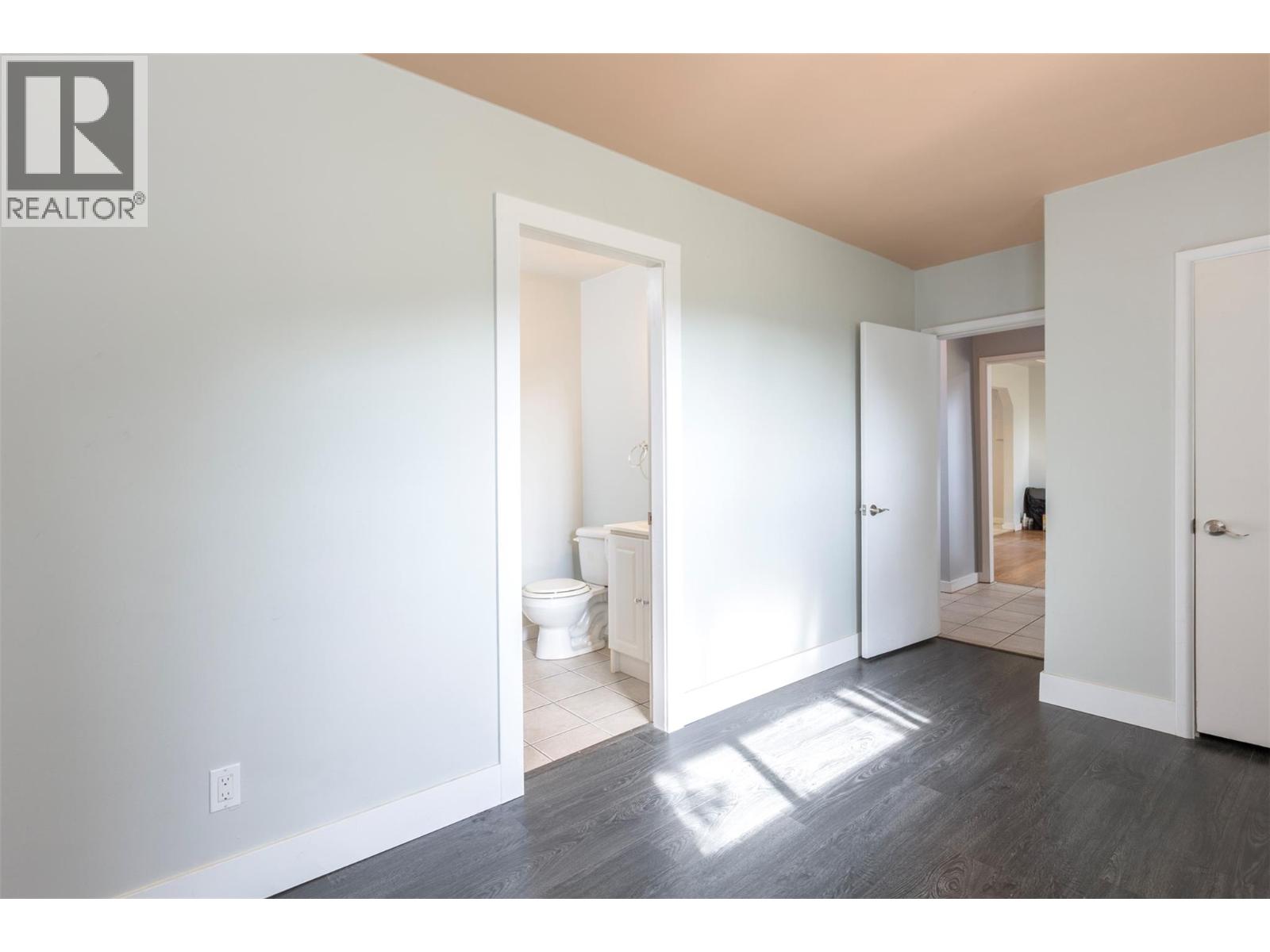 842 Walrod Street Kelowna Photo 12