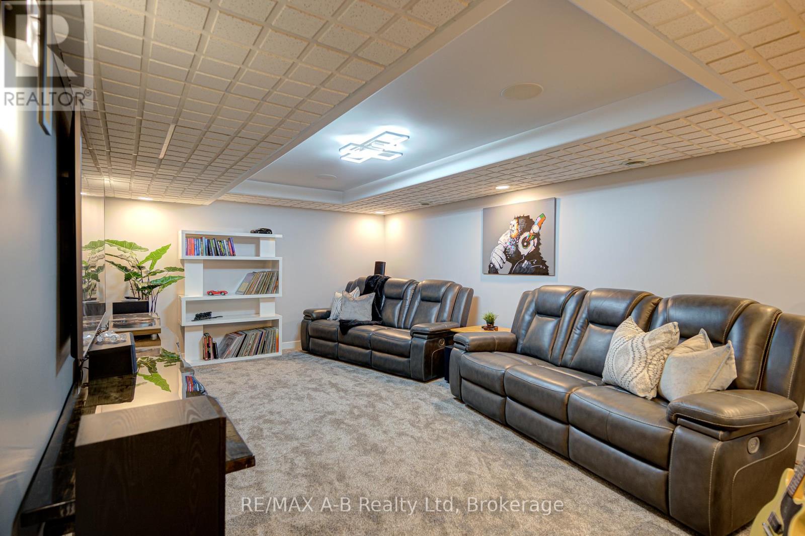 254 Boyce Street, Perth South, Ontario  N0K 1X0 - Photo 27 - X12428720