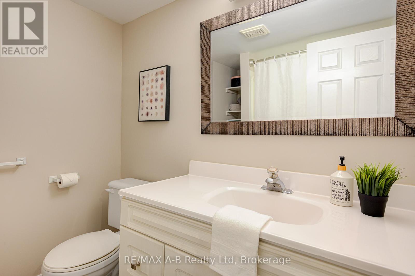 254 Boyce Street, Perth South, Ontario  N0K 1X0 - Photo 29 - X12428720