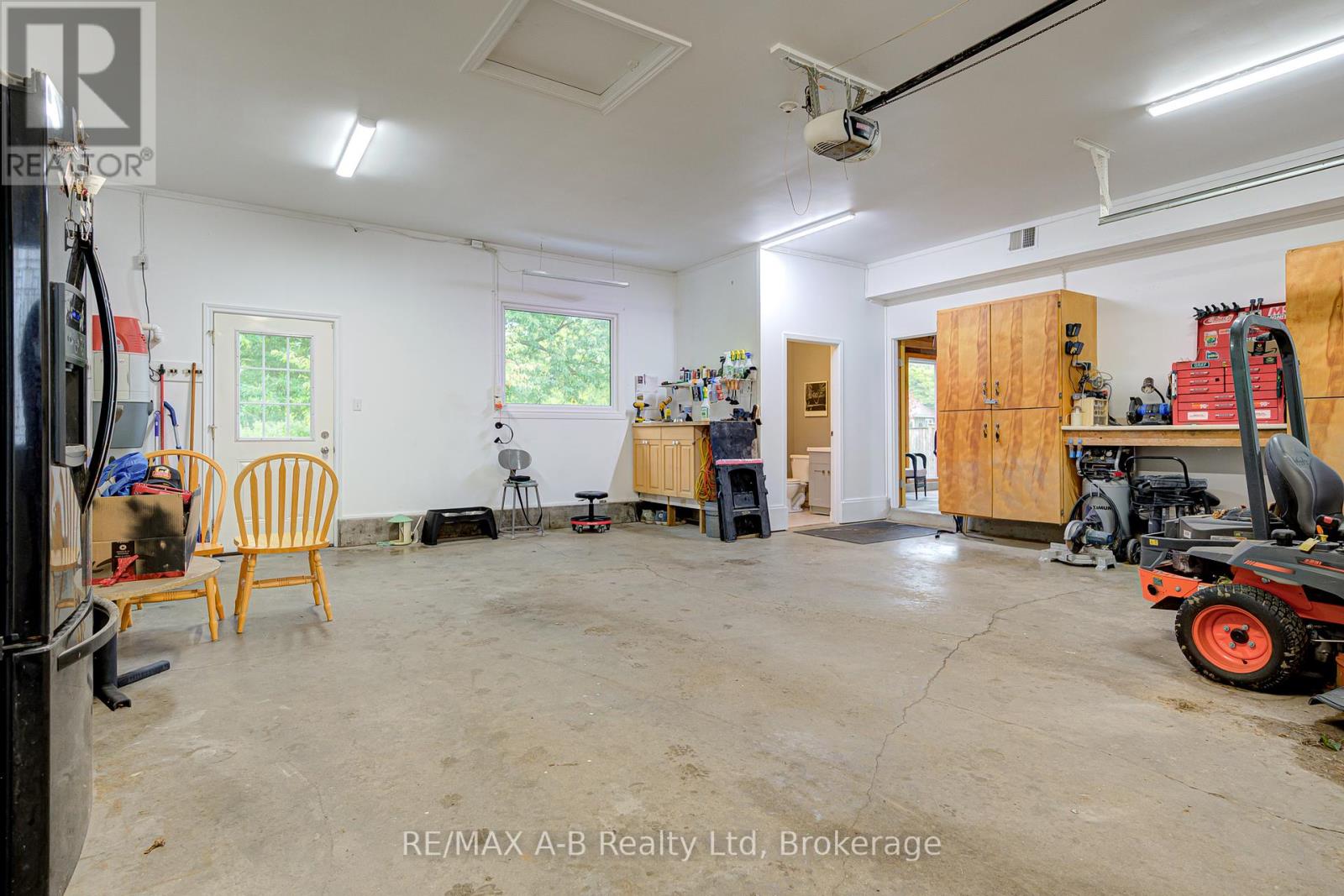 254 Boyce Street, Perth South, Ontario  N0K 1X0 - Photo 33 - X12428720