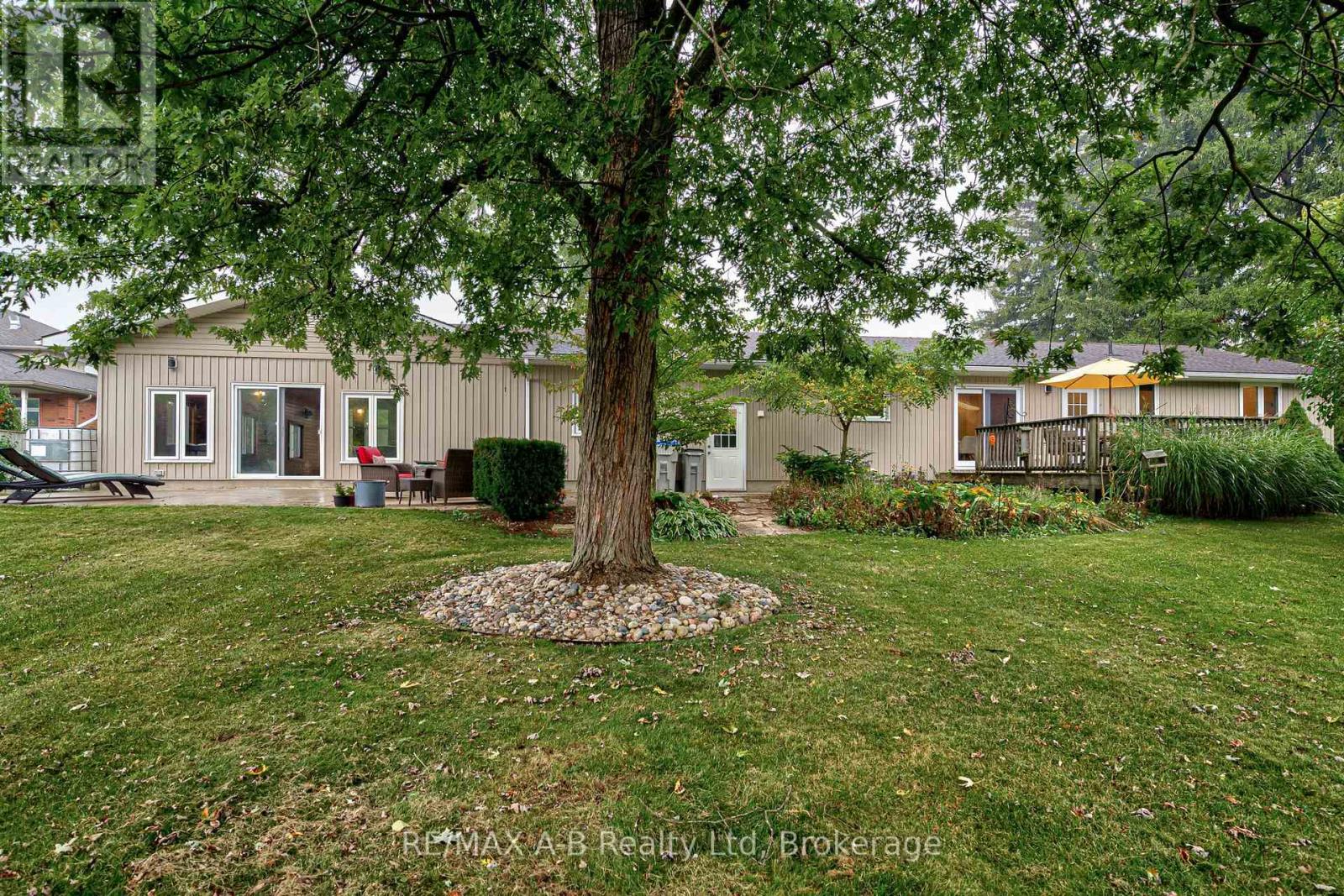 254 Boyce Street, Perth South, Ontario  N0K 1X0 - Photo 43 - X12428720
