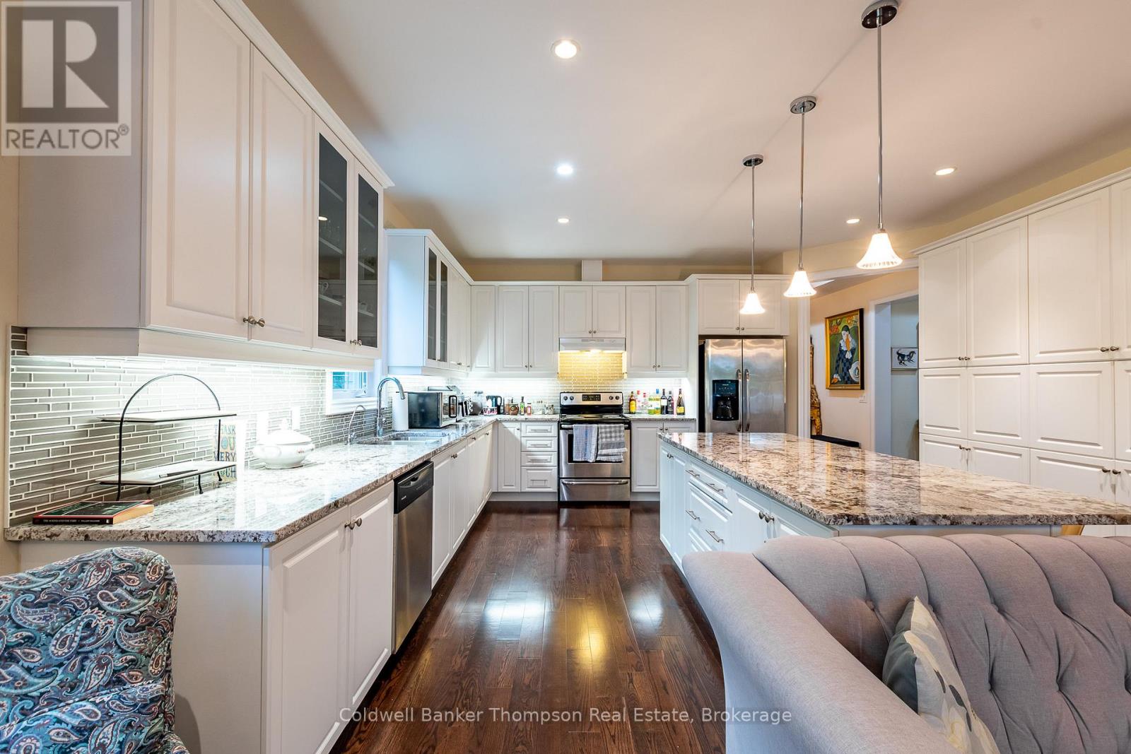 16 Deerfoot Trail, Huntsville, Ontario  P1H 0A6 - Photo 21 - X12428732