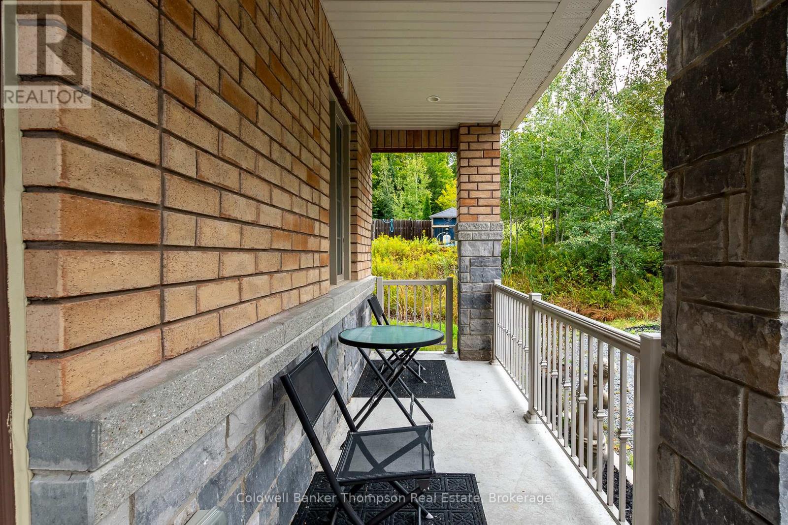 16 Deerfoot Trail, Huntsville, Ontario  P1H 0A6 - Photo 4 - X12428732