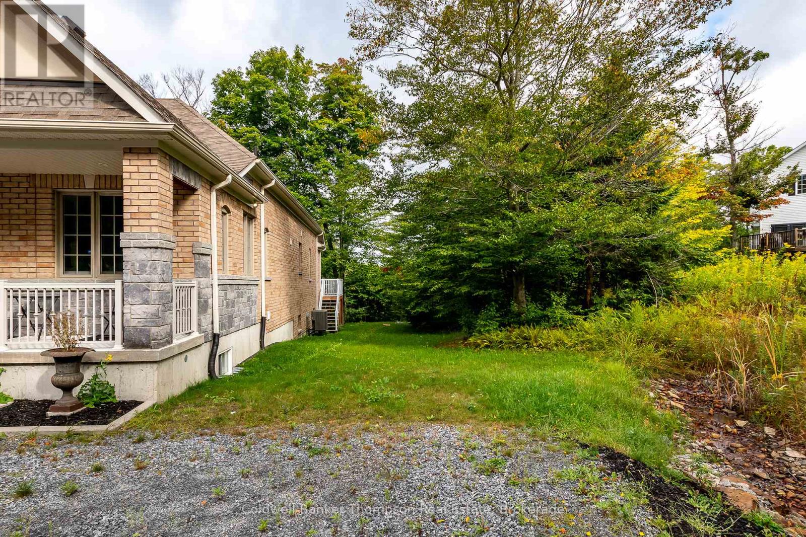 16 Deerfoot Trail, Huntsville, Ontario  P1H 0A6 - Photo 43 - X12428732