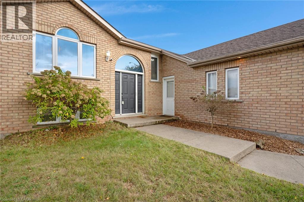 175 Stirling Macgregor Drive, Cambridge, Ontario  N1S 4Z8 - Photo 2 - 40772899