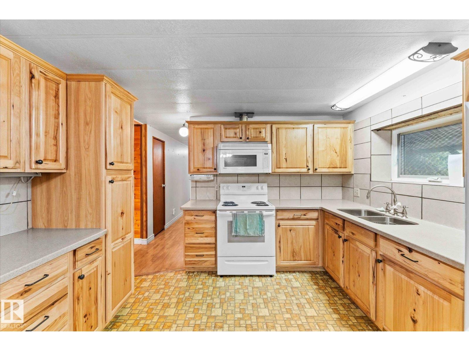 #412 & 411 53303 RGE ROAD 31, Rural Parkland County, Alberta