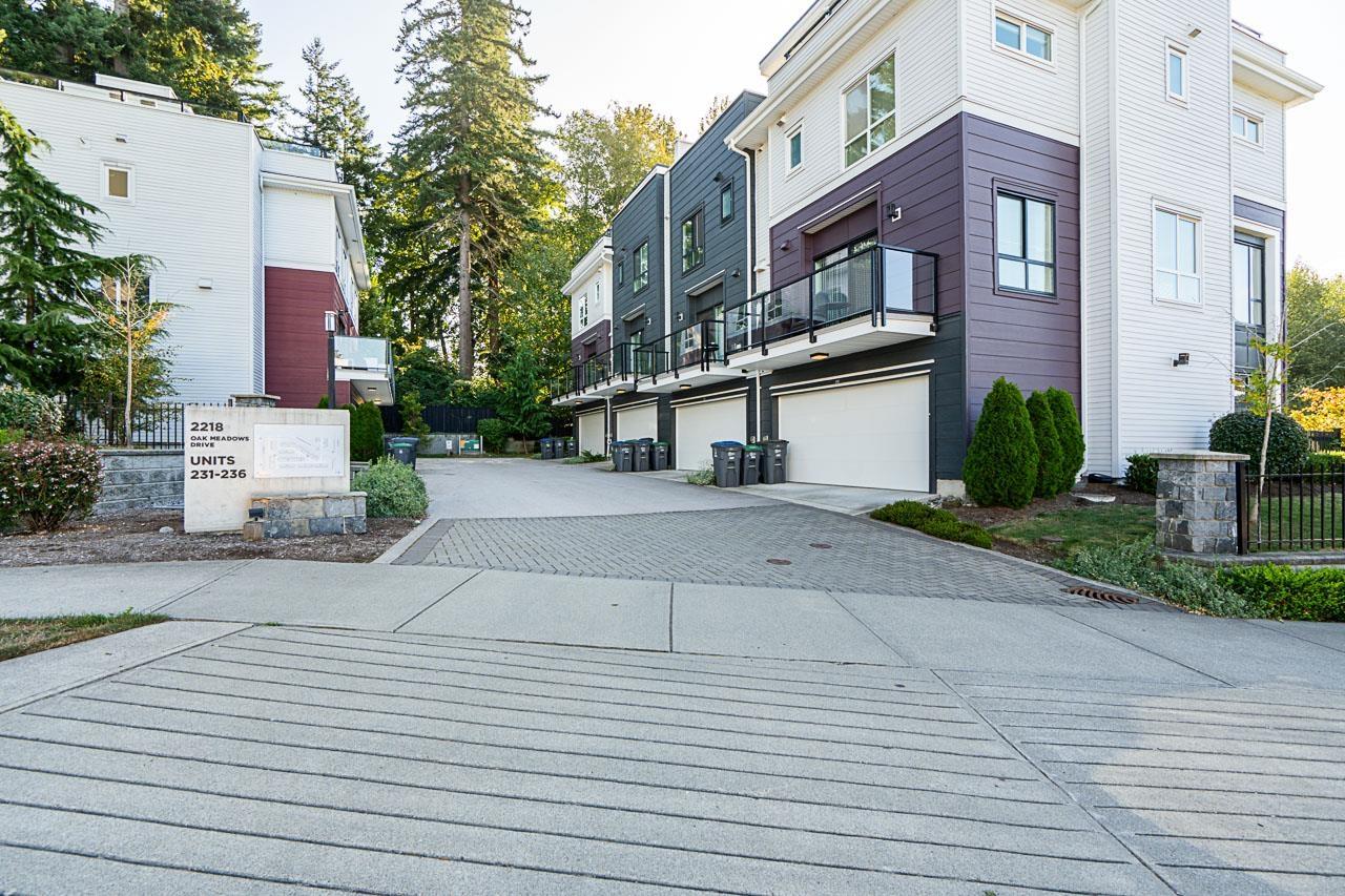 235 2218 OAK MEADOWS DRIVE, Surrey, British Columbia