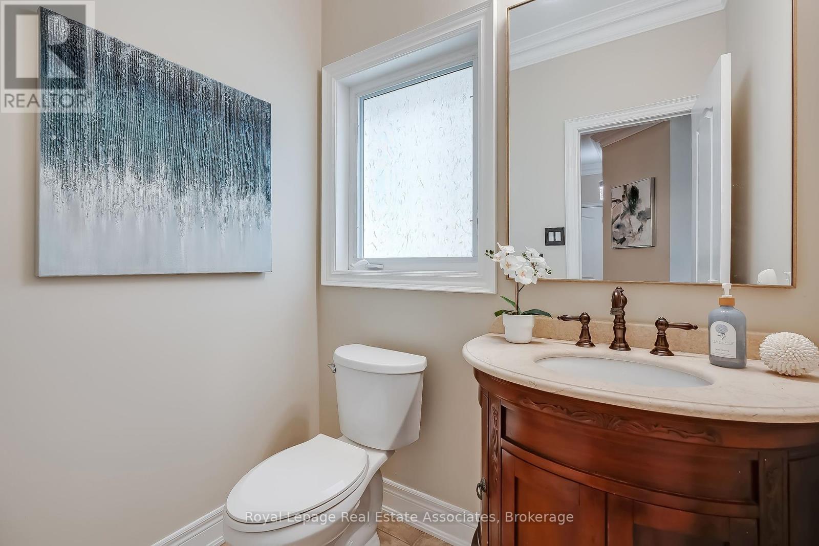 2257 Adirondak Trail, Oakville, Ontario  L6M 4W4 - Photo 16 - W12428583