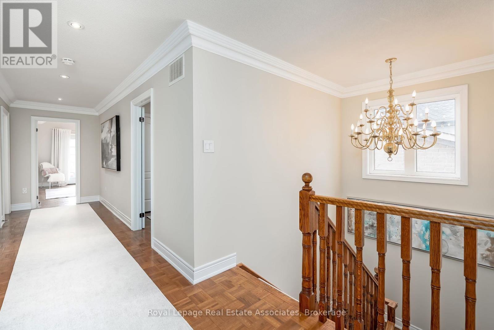 2257 Adirondak Trail, Oakville, Ontario  L6M 4W4 - Photo 18 - W12428583
