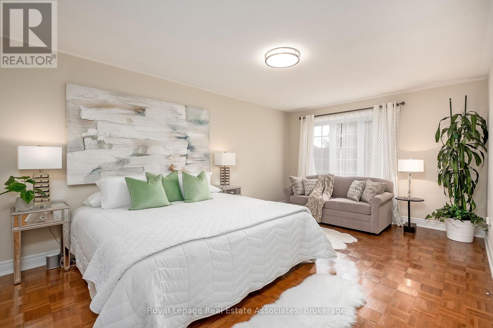 2257 Adirondak Trail, Oakville, Ontario  L6M 4W4 - Photo 29 - W12428583