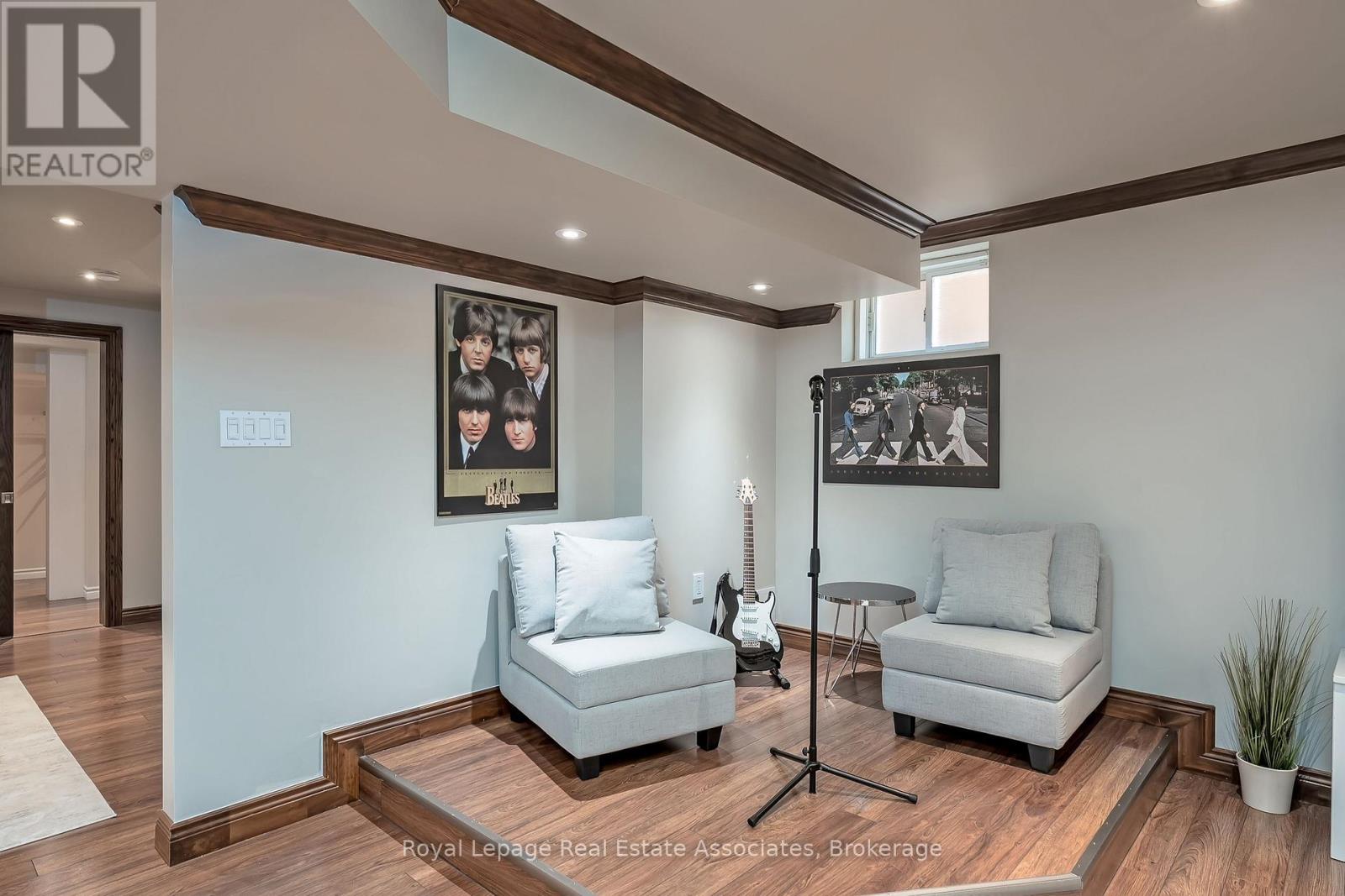 2257 Adirondak Trail, Oakville, Ontario  L6M 4W4 - Photo 34 - W12428583