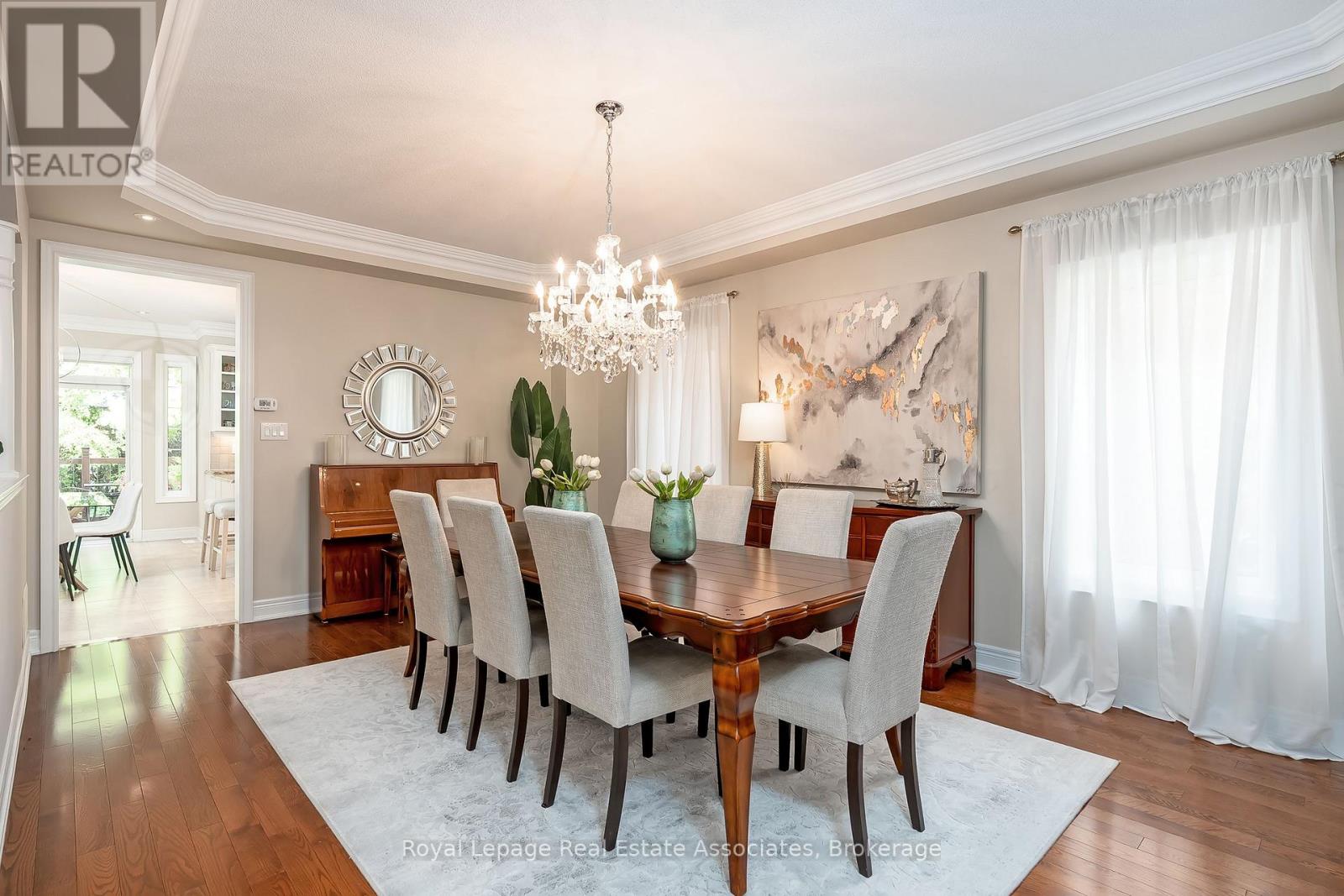 2257 Adirondak Trail, Oakville, Ontario  L6M 4W4 - Photo 6 - W12428583