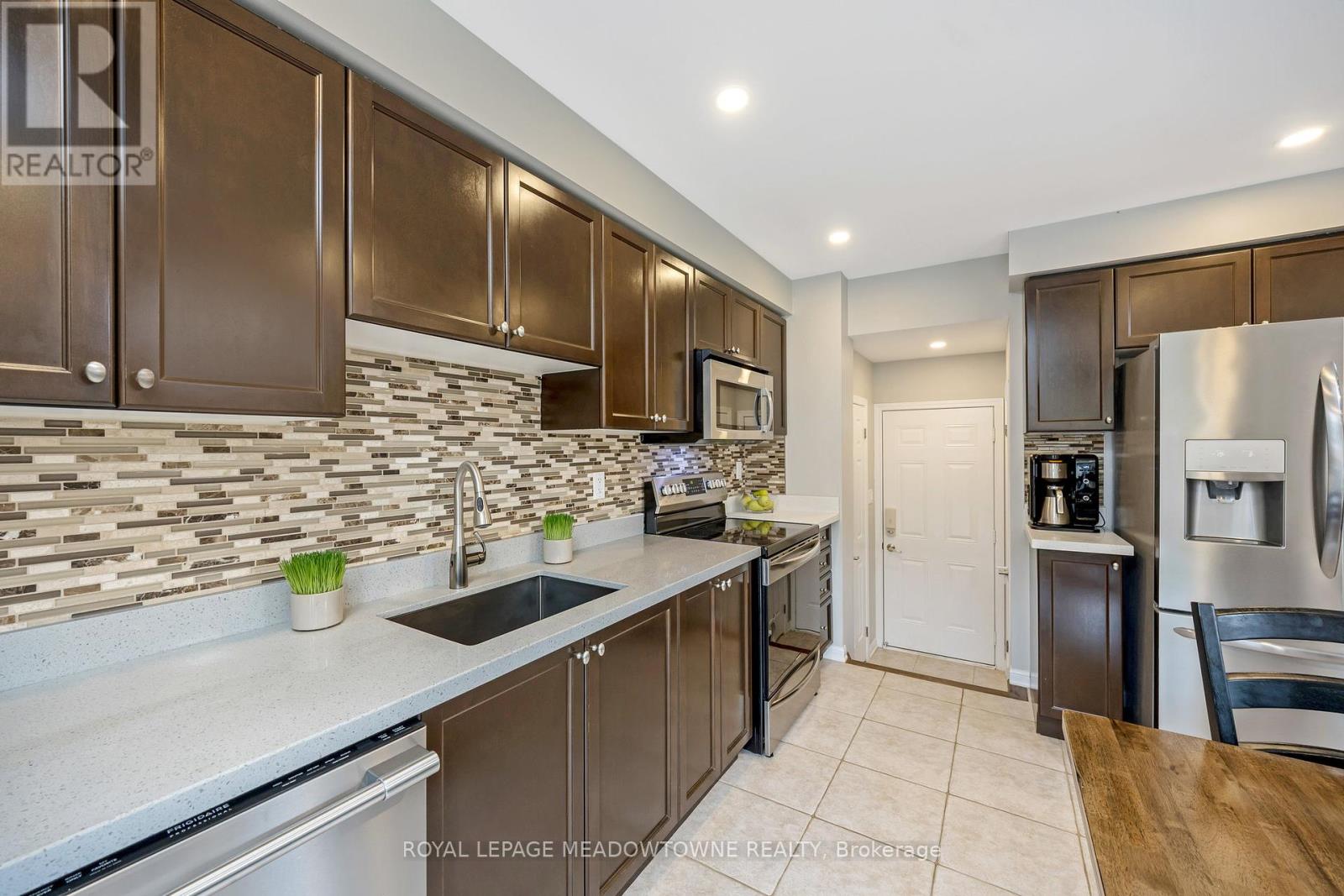 606 Cargill Path, Milton, Ontario  L9T 7X2 - Photo 11 - W12428588