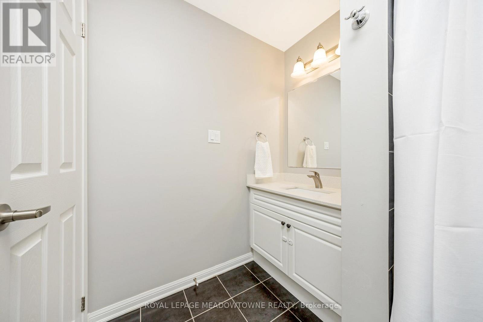 606 Cargill Path, Milton, Ontario  L9T 7X2 - Photo 19 - W12428588