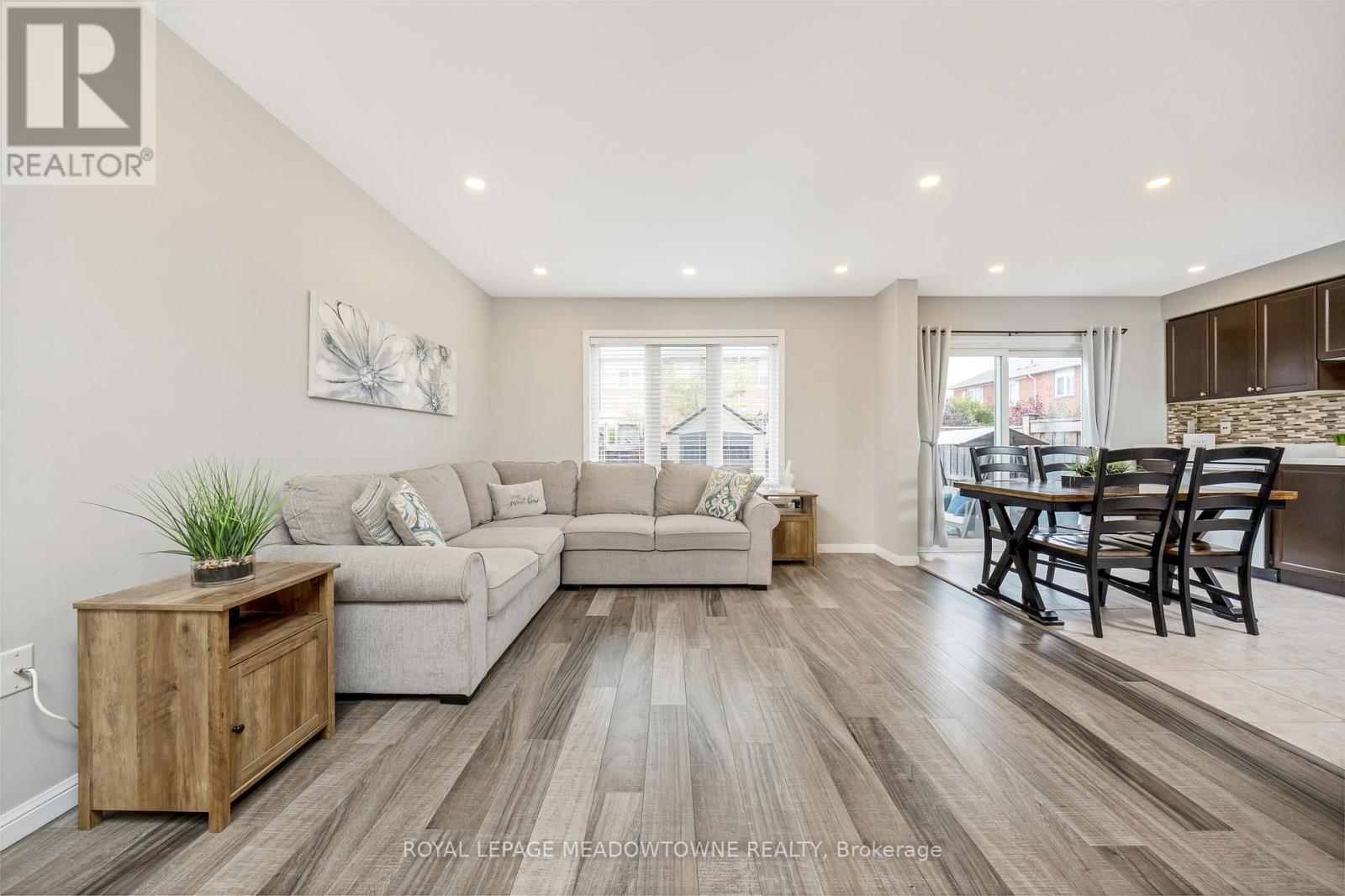 606 Cargill Path, Milton, Ontario  L9T 7X2 - Photo 4 - W12428588