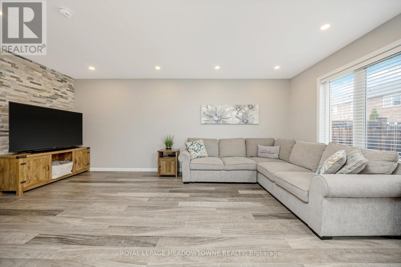 606 Cargill Path, Milton, Ontario  L9T 7X2 - Photo 6 - W12428588