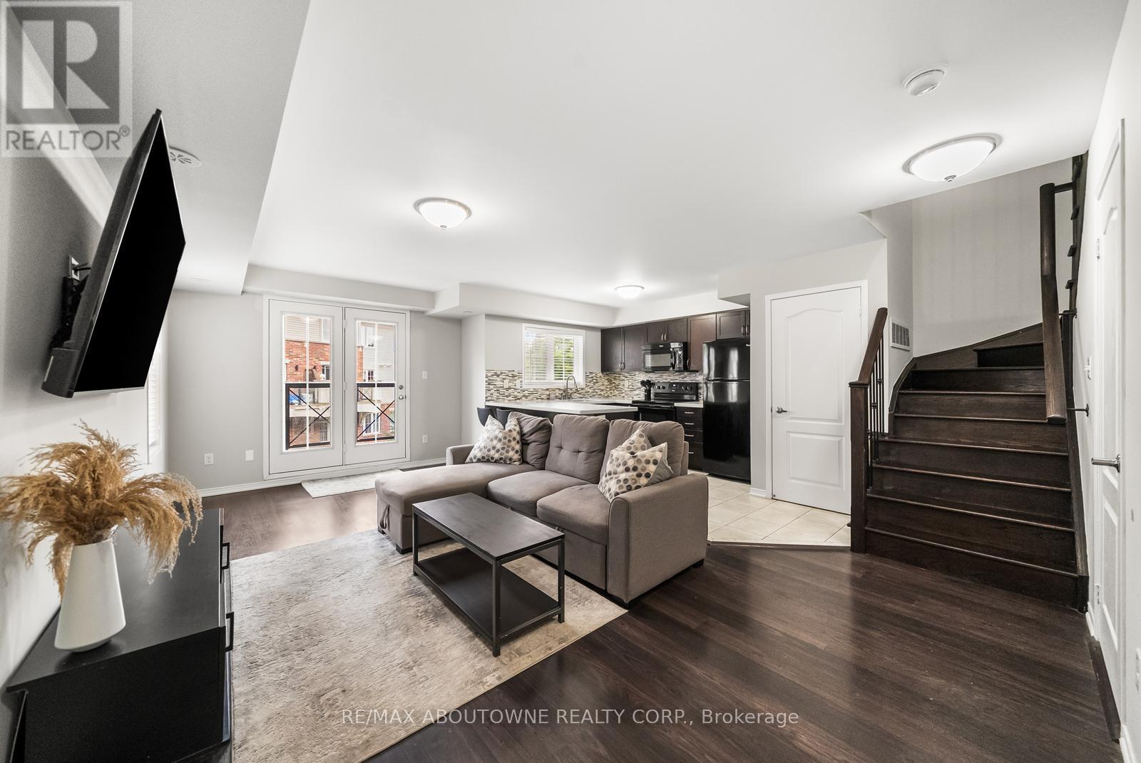 3 - 2551 Sixth Line, Oakville, Ontario  L6H 0H7 - Photo 6 - W12428589
