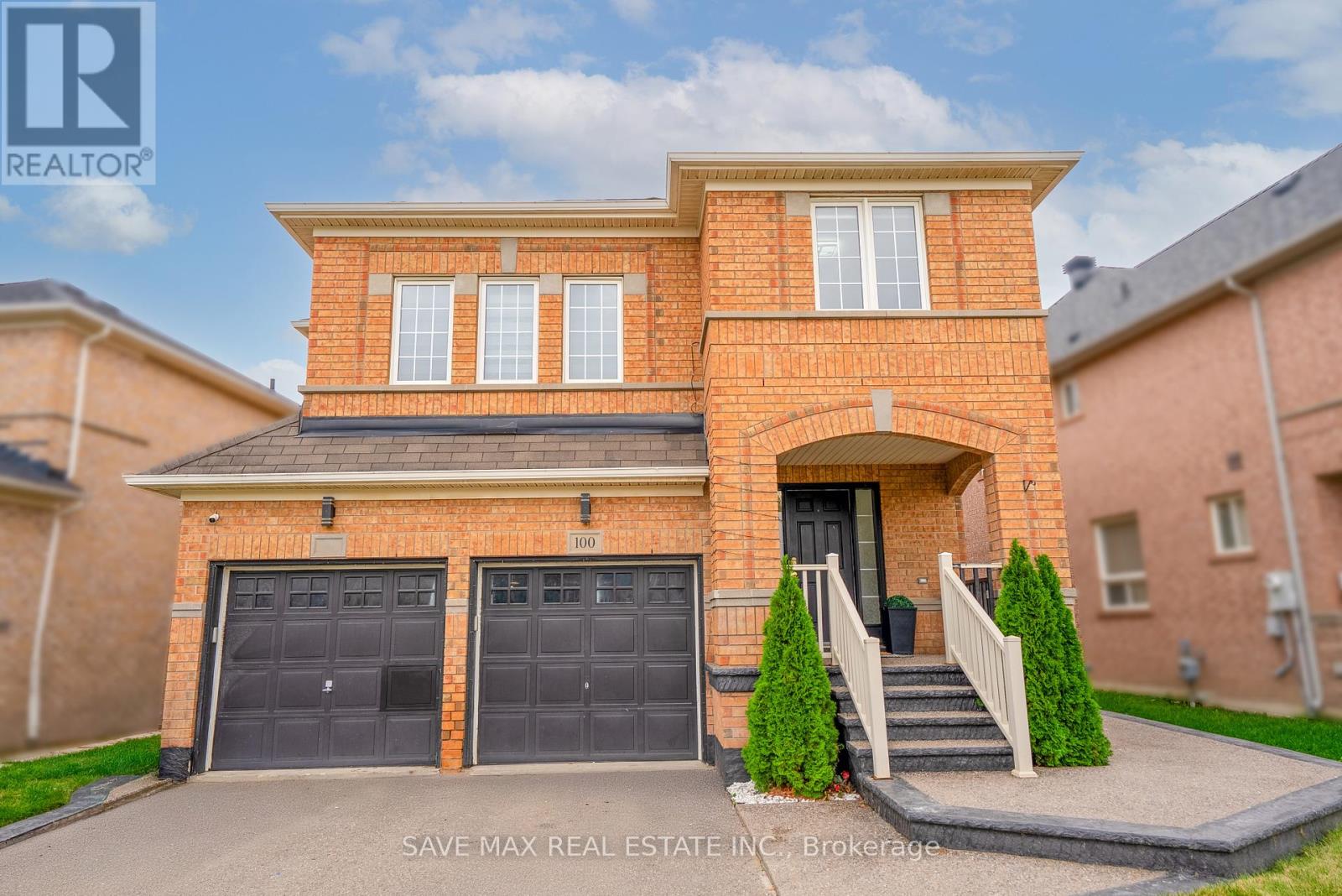 100 CROWN VICTORIA DRIVE, Brampton, Ontario