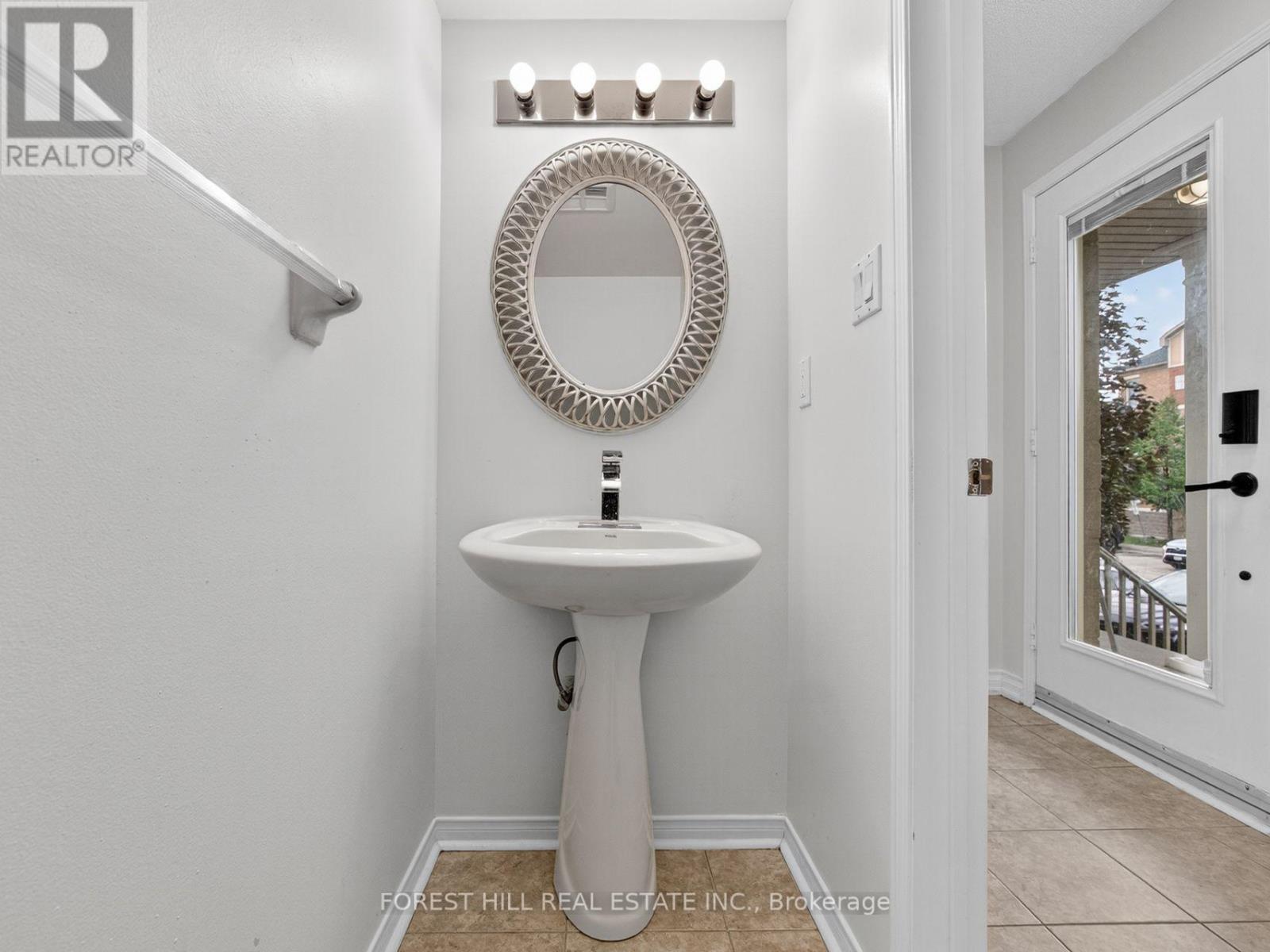 20 - 5050 Intrepid Drive, Mississauga, Ontario  L5M 0E5 - Photo 6 - W12428592